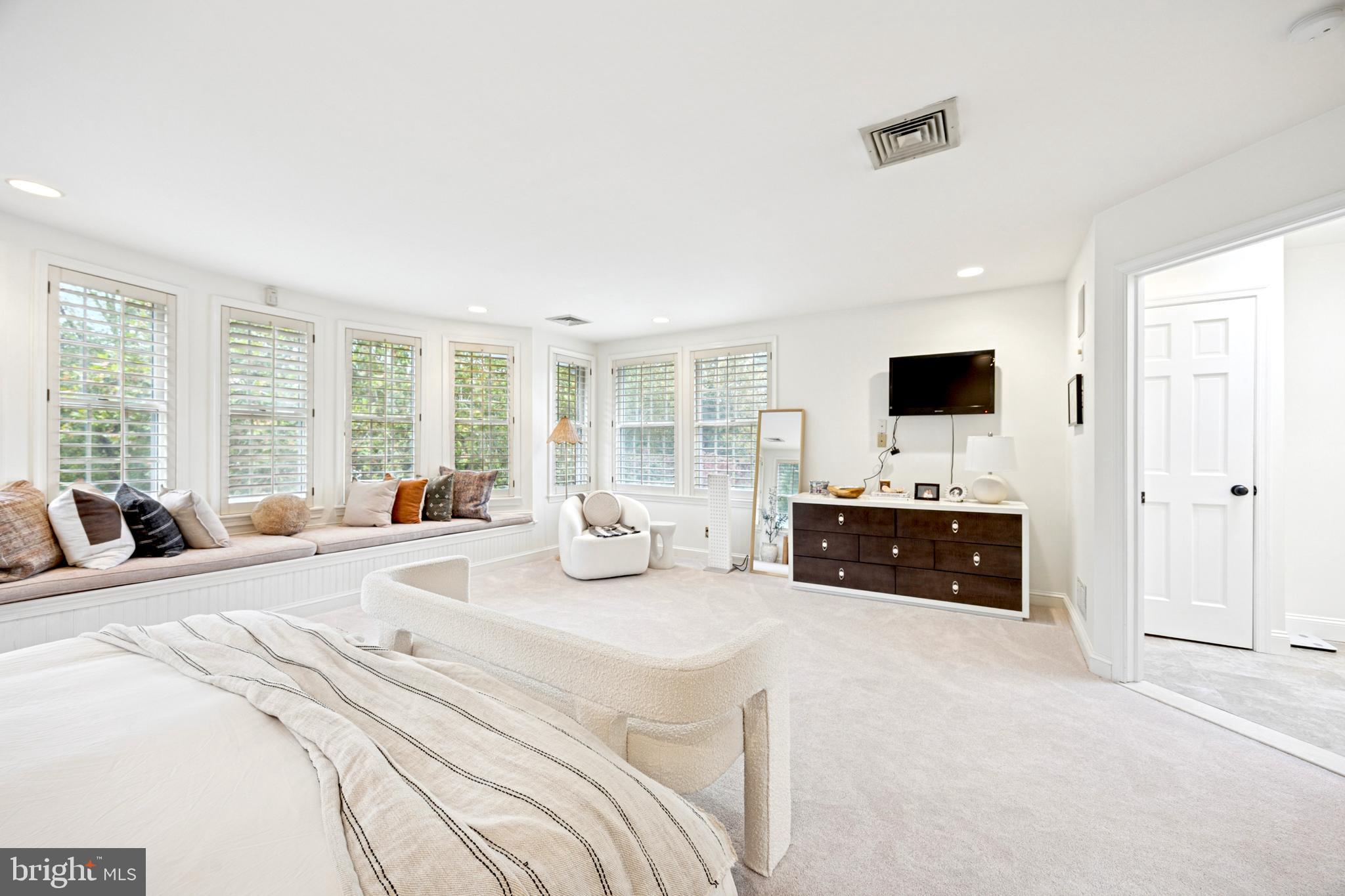 GLADWYNE - Residential