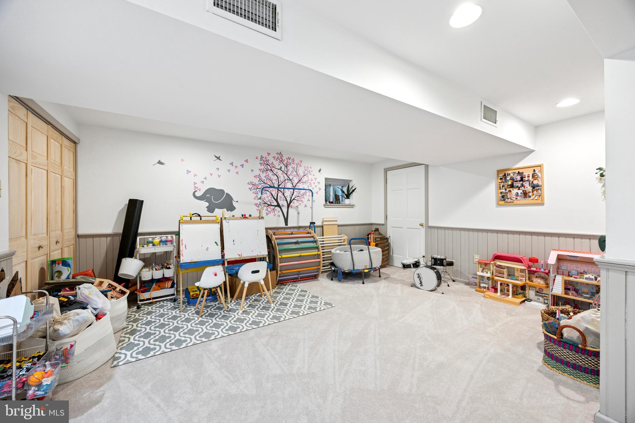 GLADWYNE - Residential