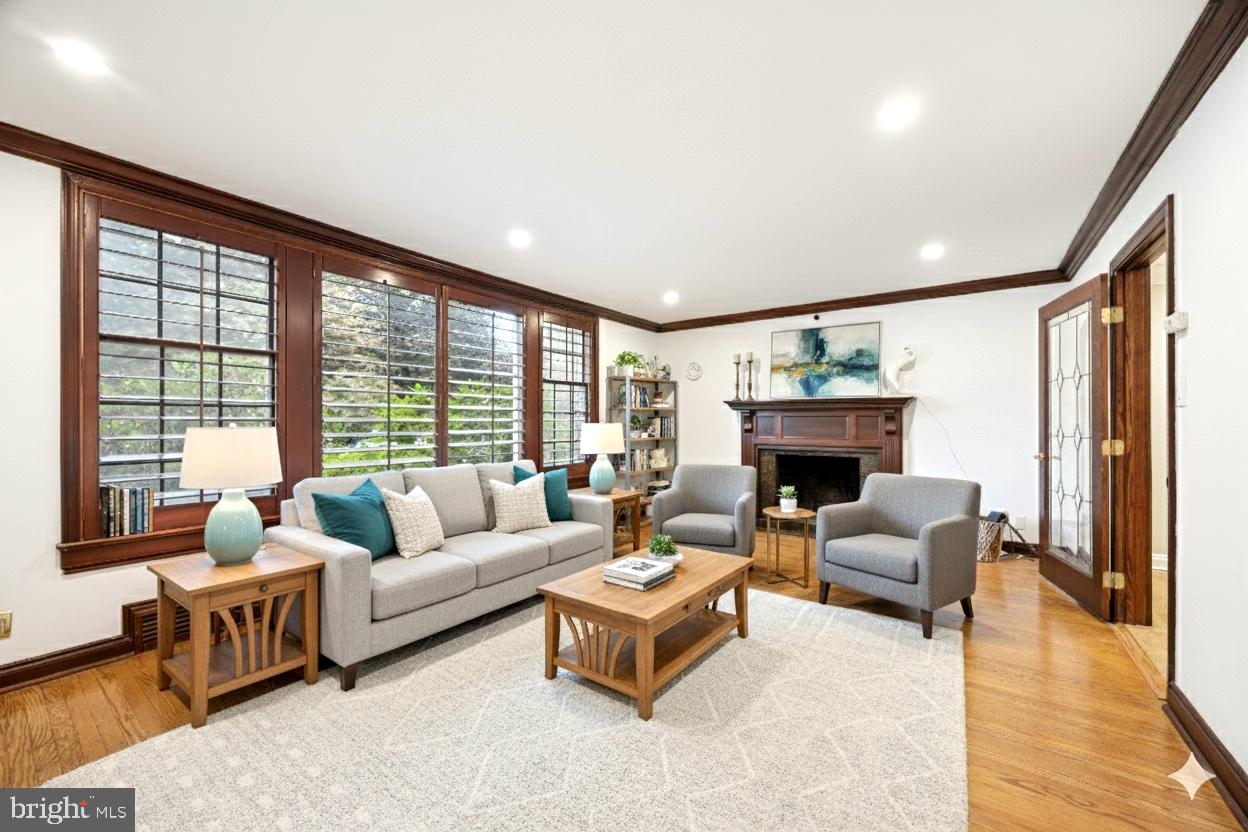 GLADWYNE - Residential