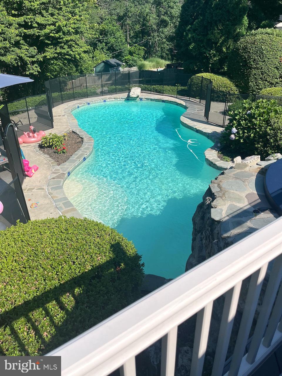 GLADWYNE - Residential