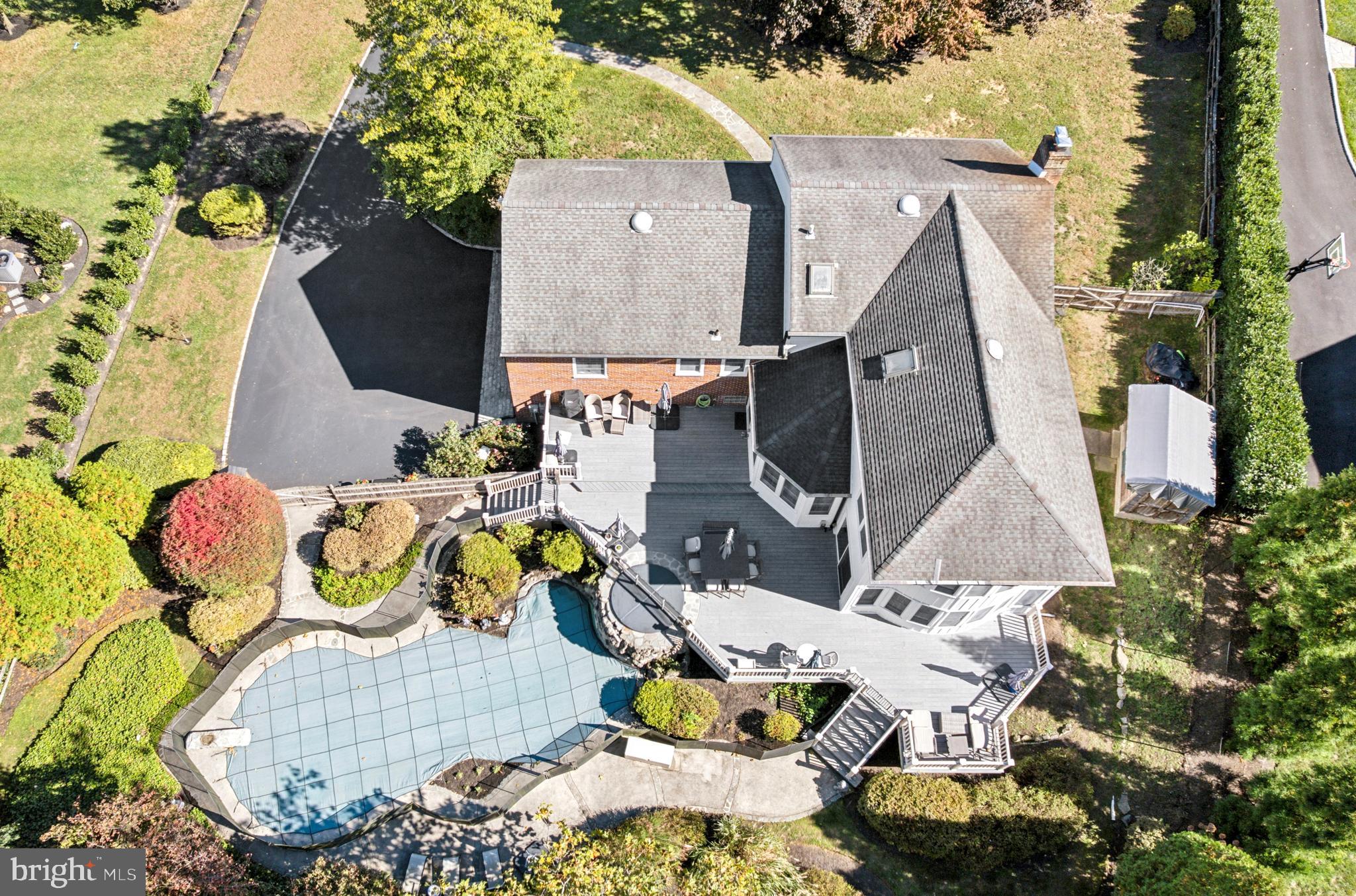 GLADWYNE - Residential