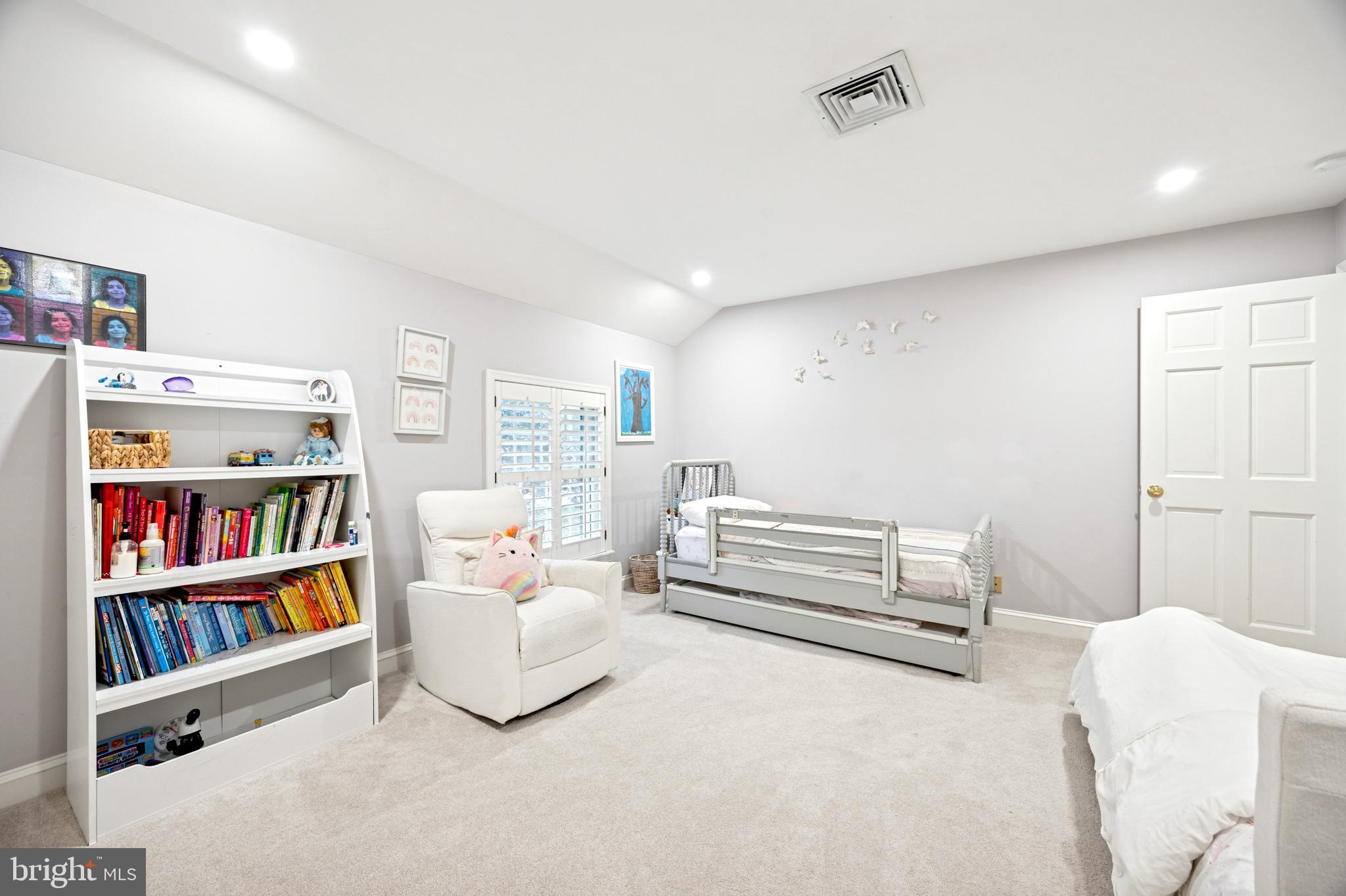 GLADWYNE - Residential