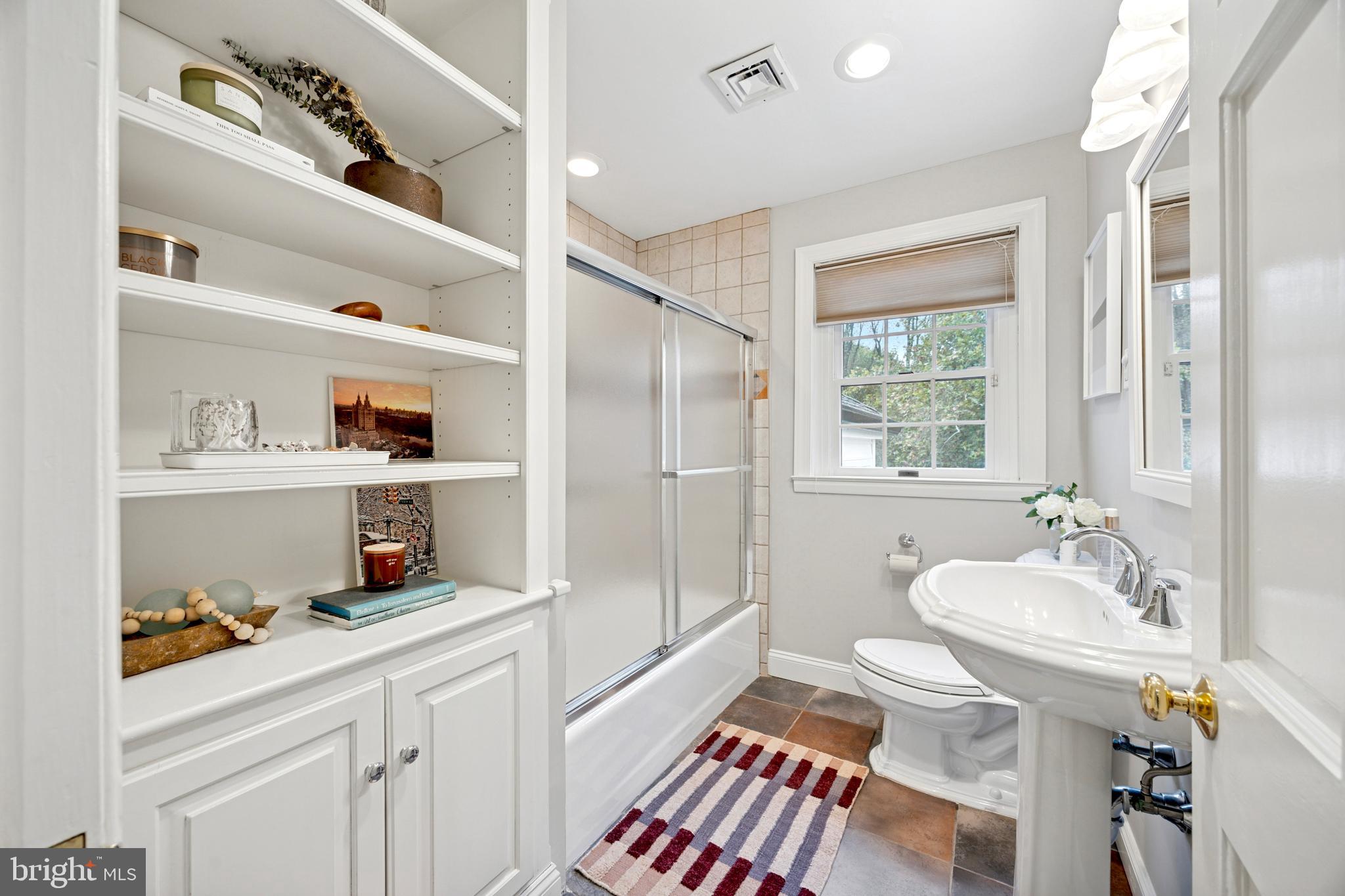 GLADWYNE - Residential