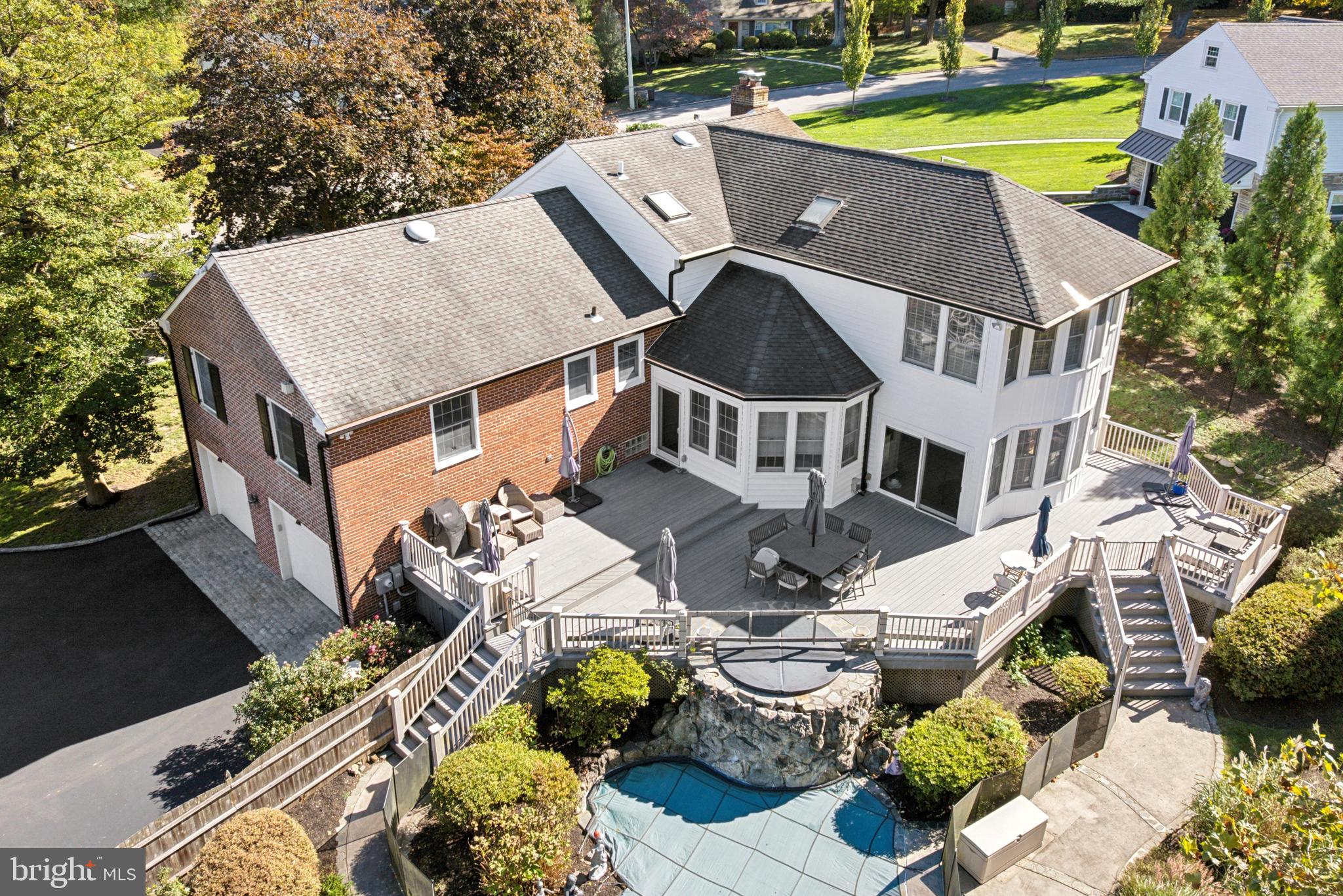 GLADWYNE - Residential