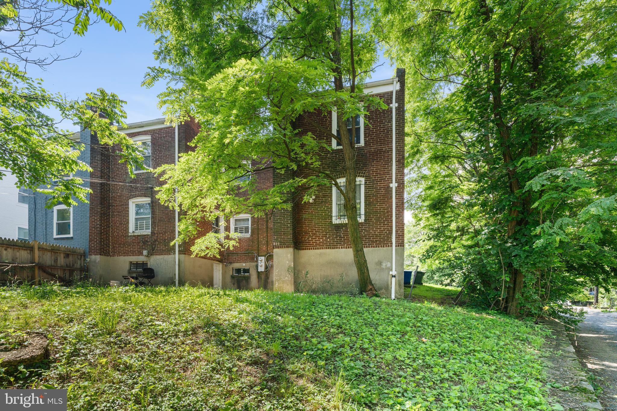 800 E JEFFREY STREET
