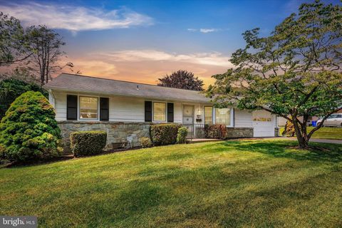 321 E CHARLOTTE STREET MILLERSVILLE PA 17551