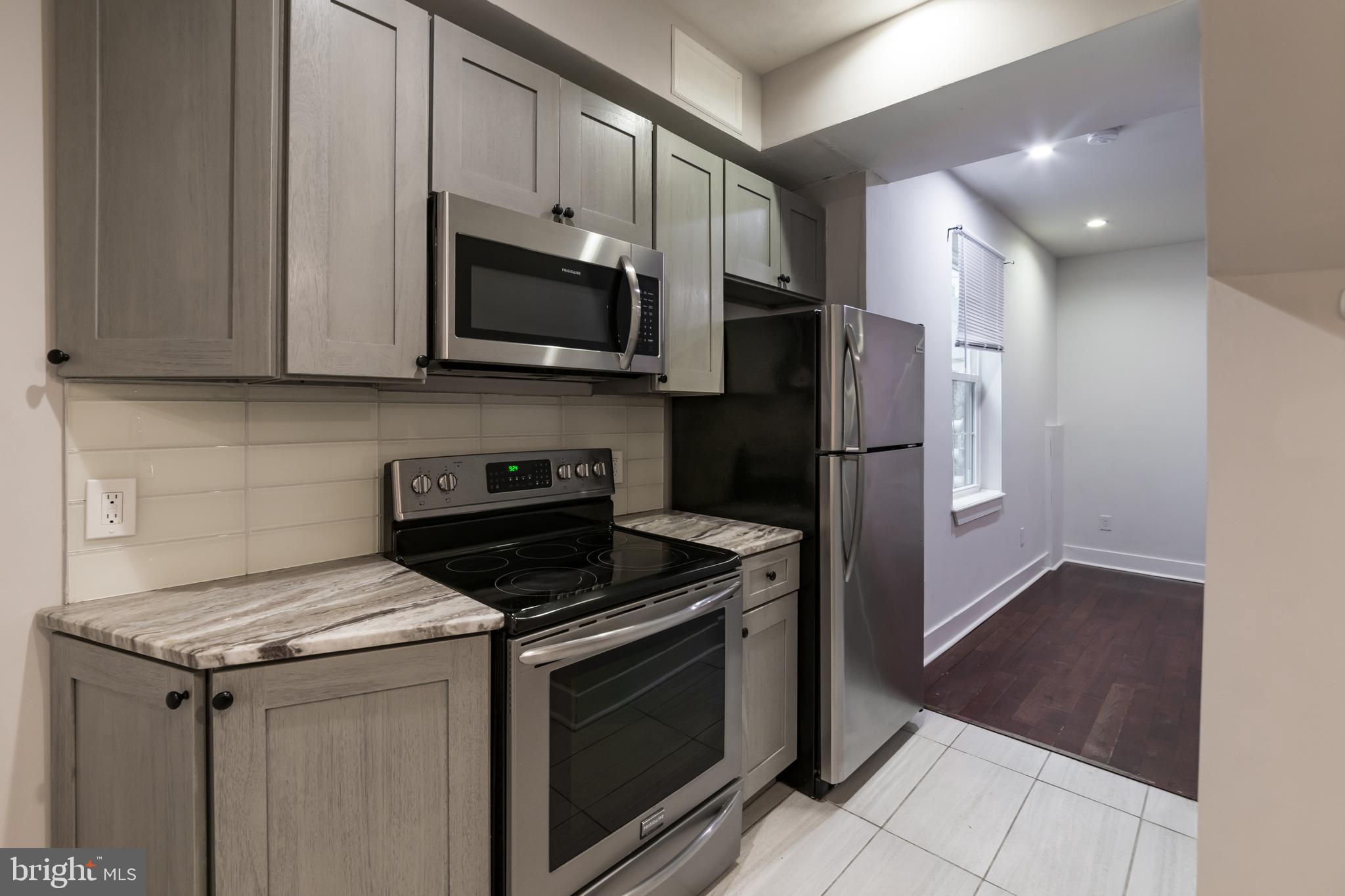 UNIVERSITY CITY - Residential Lease