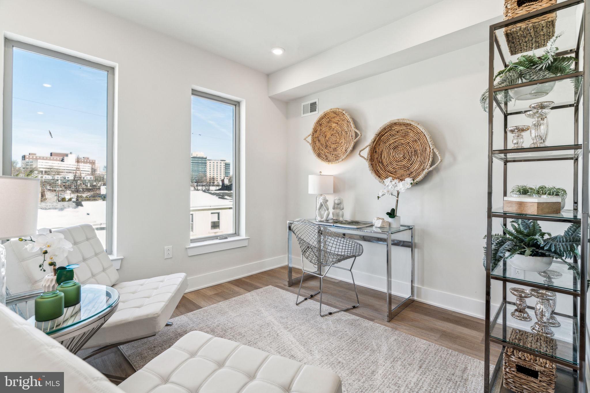 EAST FALLS - Residential