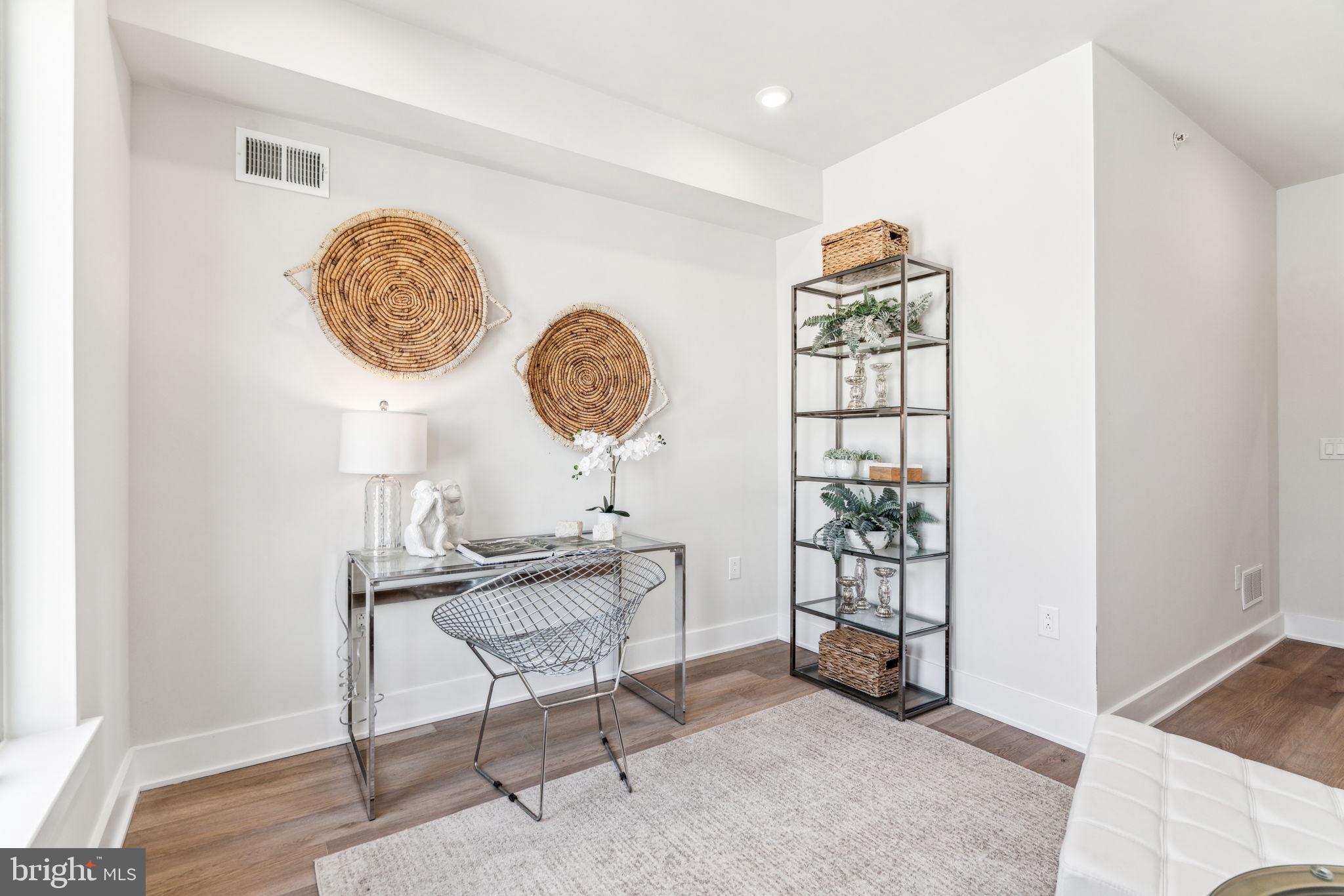 EAST FALLS - Residential