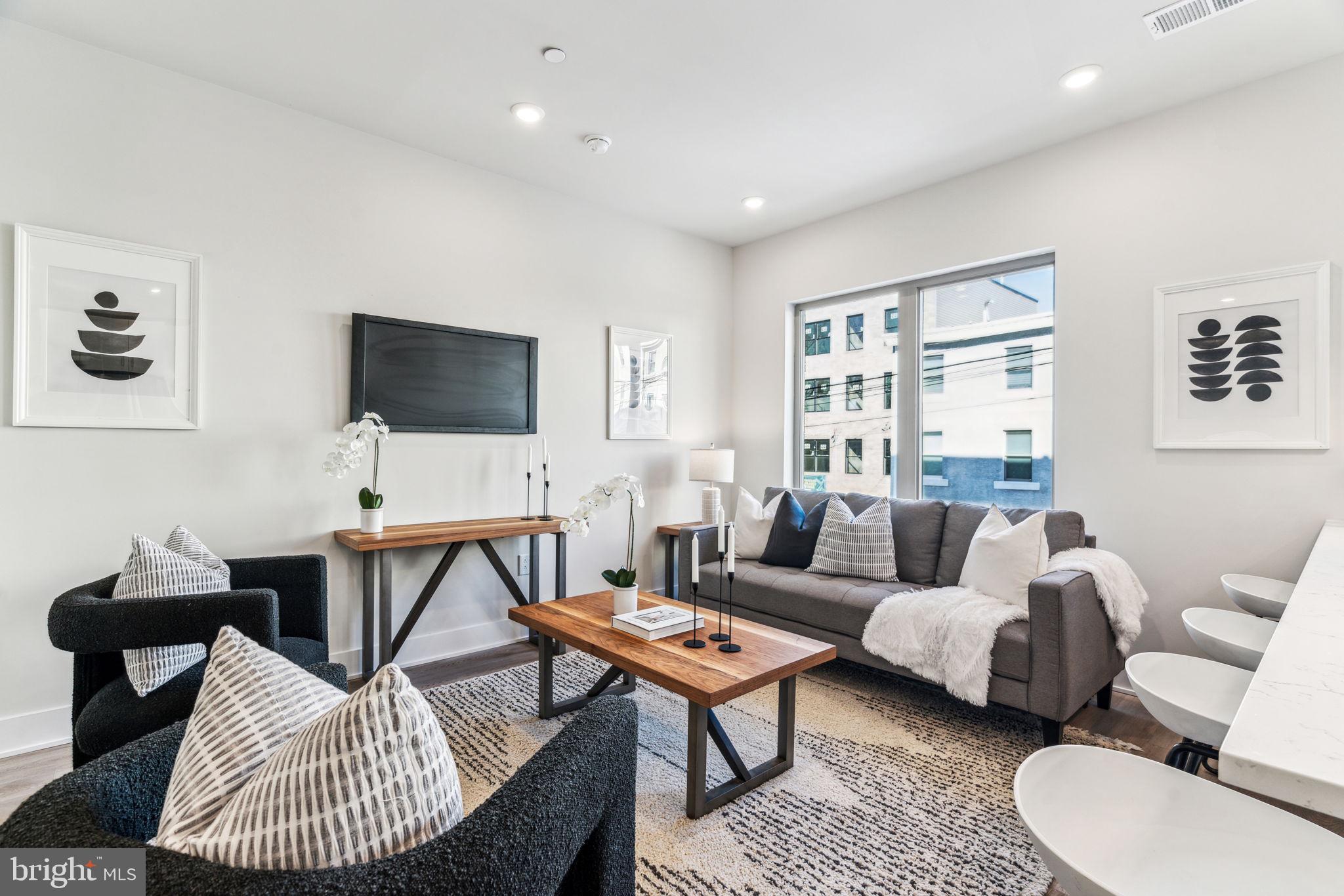 EAST FALLS - Residential