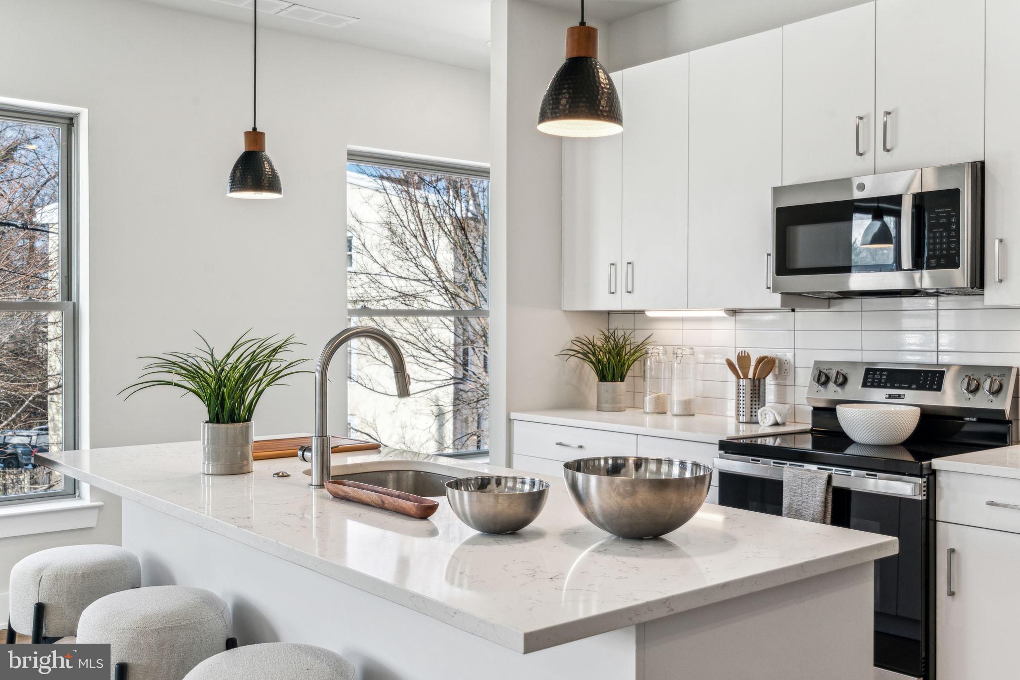 EAST FALLS - Residential