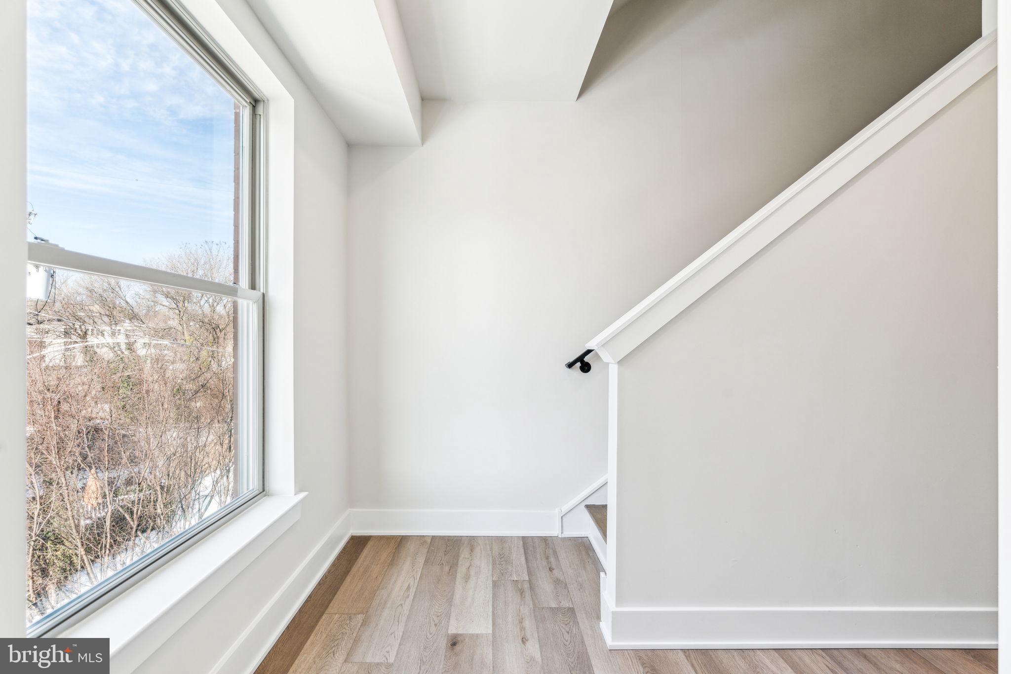 EAST FALLS - Residential