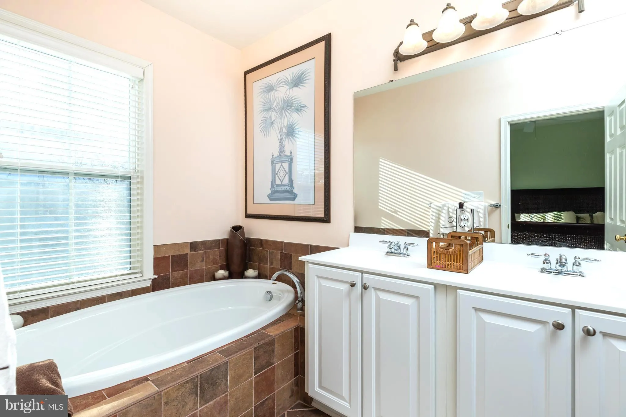 Ocean City, Maryland 21842, United States, 4 Bedrooms Bedrooms, ,5 BathroomsBathrooms,Residential,Contingent,16379