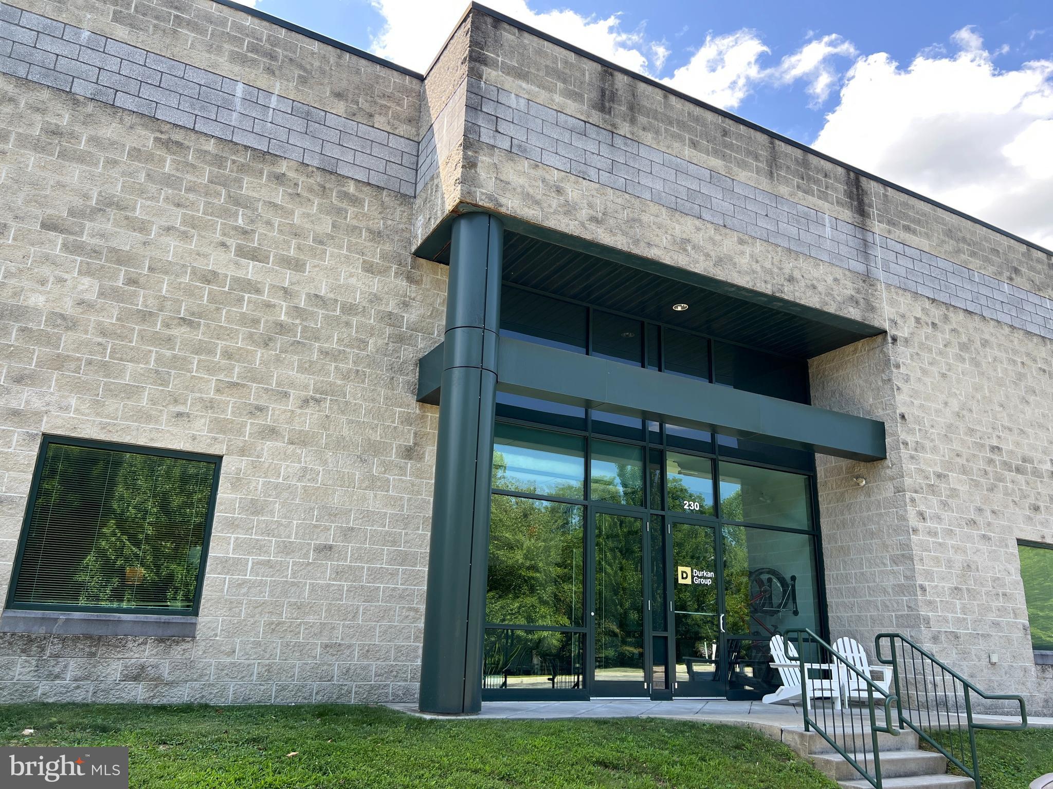 Spacious 2,824 SF Professional Workspace
with Modern Finishes
• Currently Configured with (4) Large Offices,
an Open Collaborative Workspace,
Kitchenette, Large Exec. Office or Break Area,
and (2) Powder Rooms
• Abundant Natural Light Throughout
• High Ceilings
• Updated LVP Throughout
• ADA Accessible
• Easy Access to major thoroughfares US 30
Bus., Rt. 352, US Rt. 202, & Rt. 29
• Available for Sublet or Direct