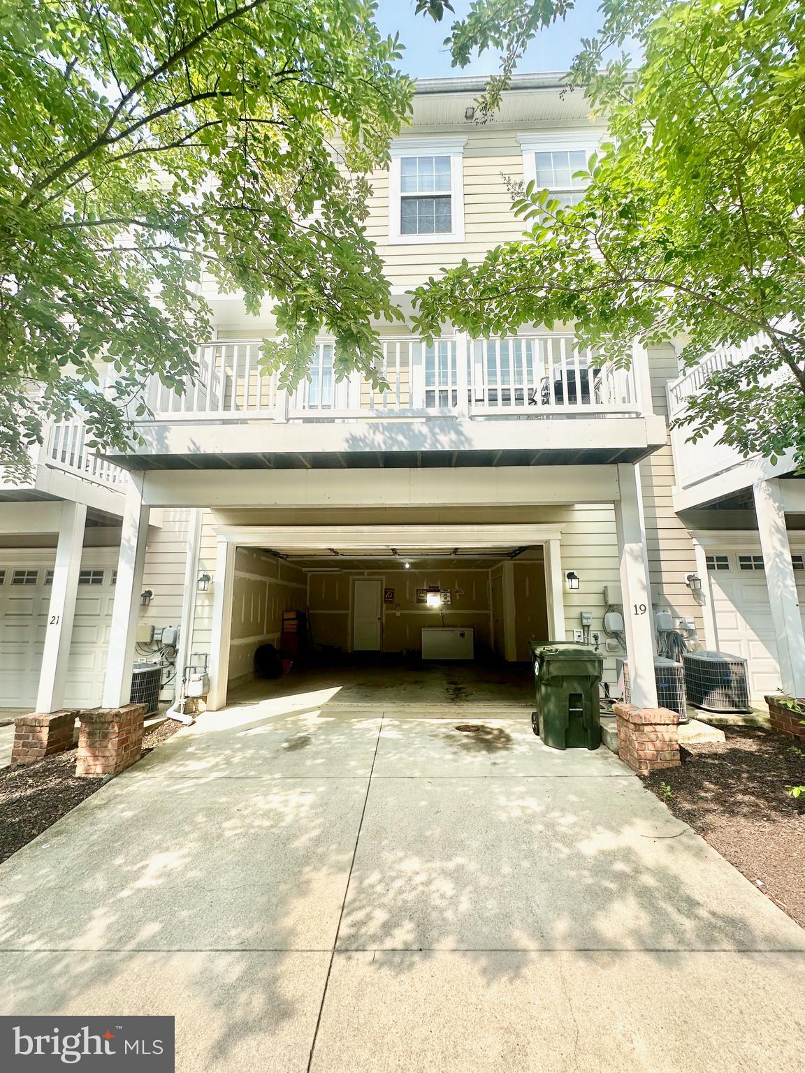 THE VILLAGES OF STEEPLECHASE - Residential Lease