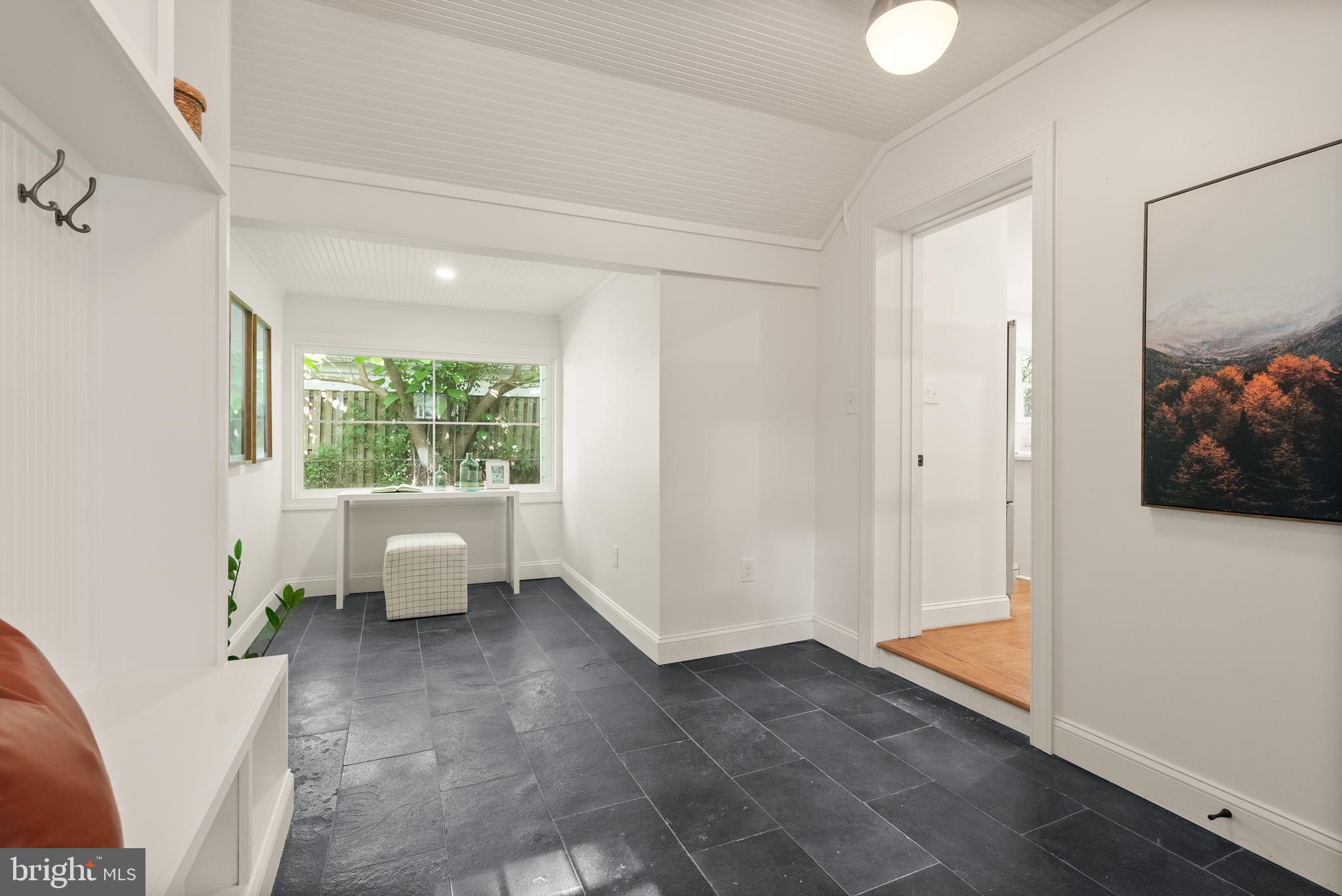 OVER LEE KNOLLS - Residential