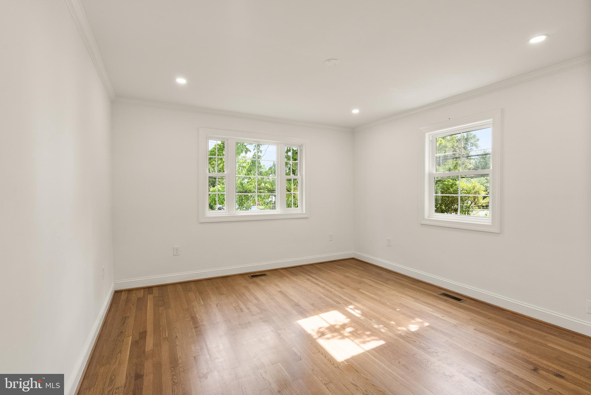 OVER LEE KNOLLS - Residential