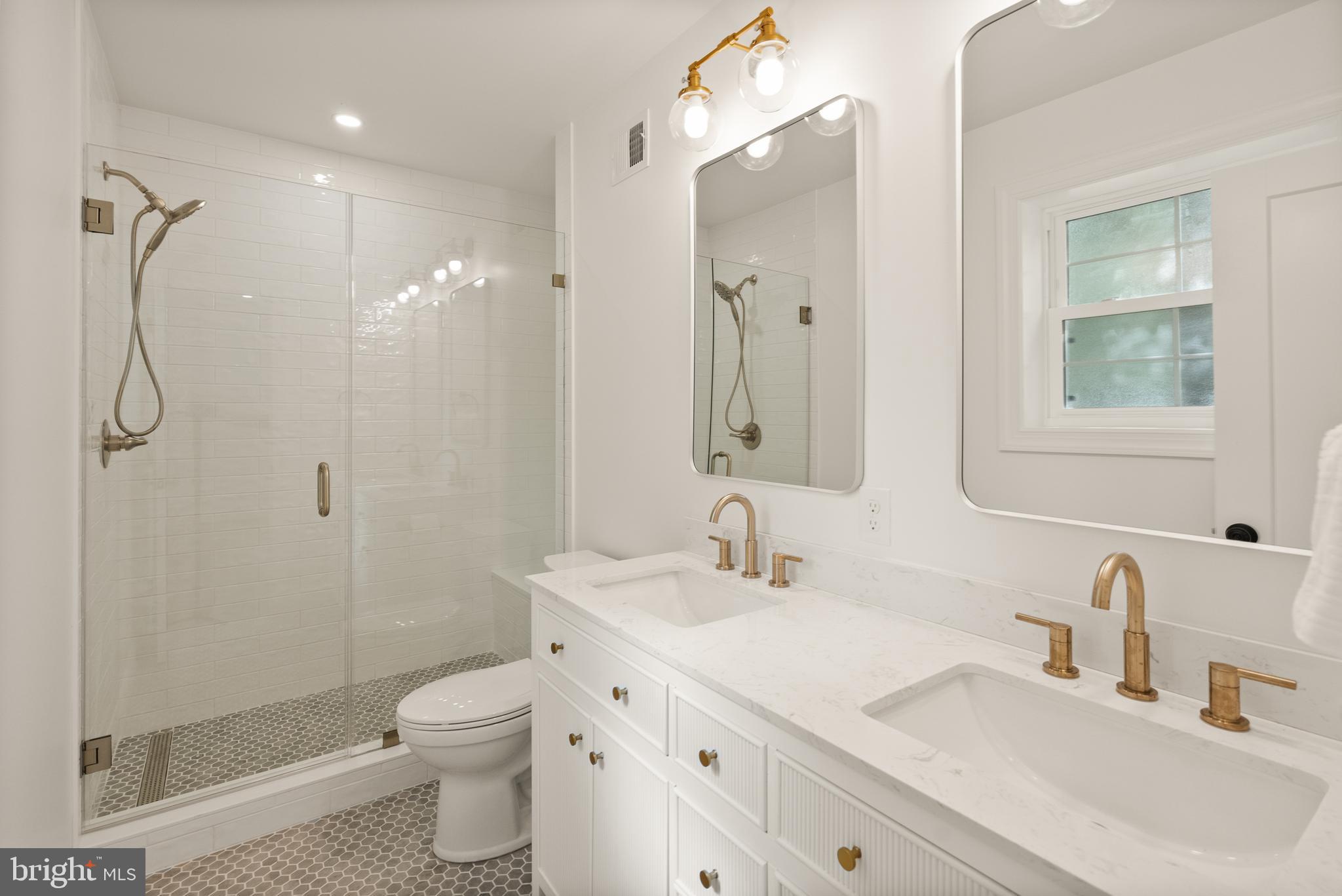 OVER LEE KNOLLS - Residential