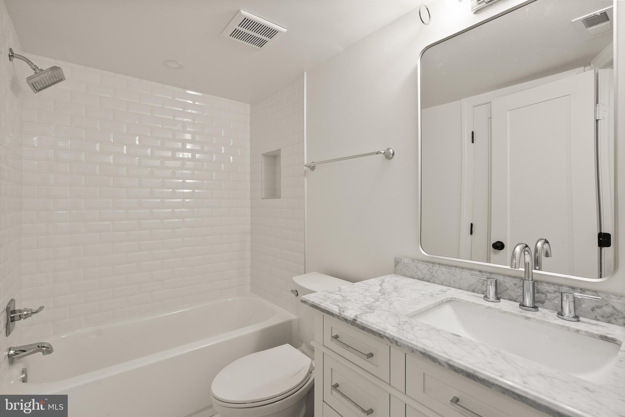 OVER LEE KNOLLS - Residential