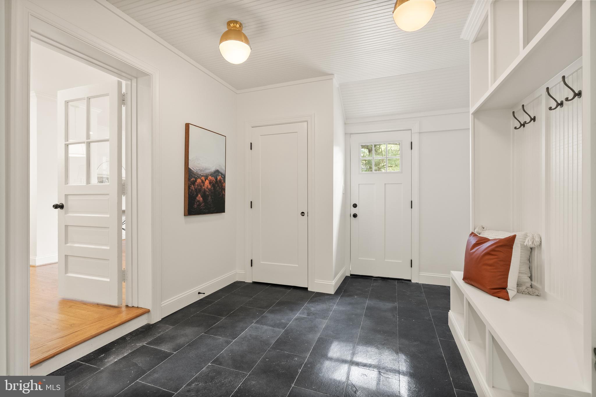 OVER LEE KNOLLS - Residential