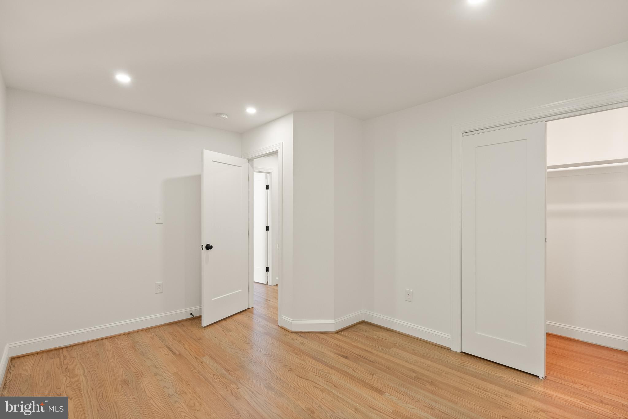 OVER LEE KNOLLS - Residential