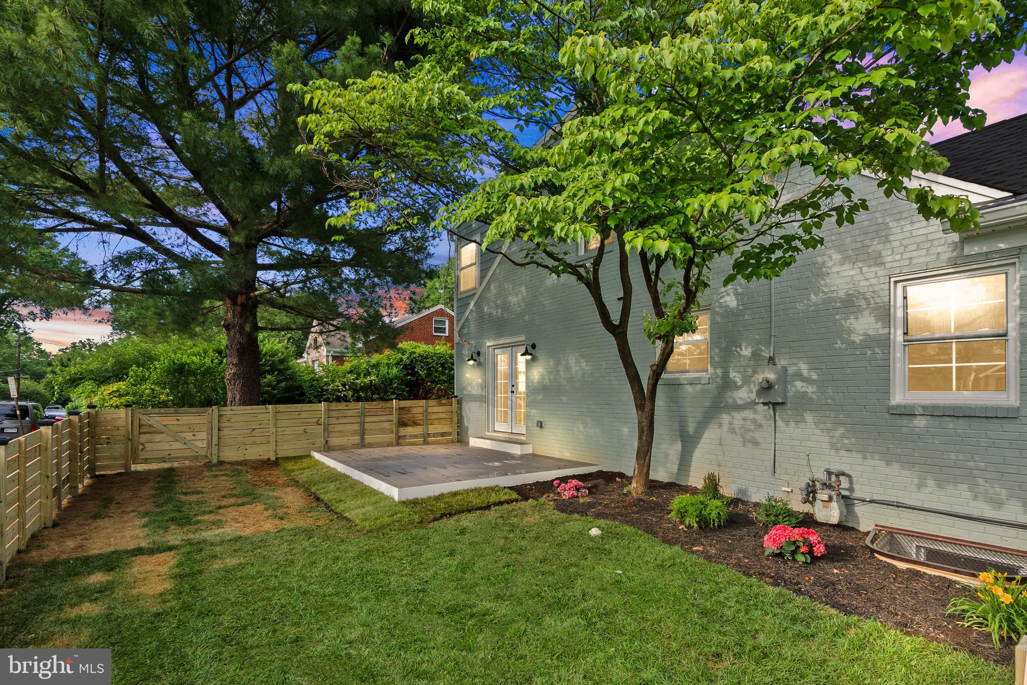 OVER LEE KNOLLS - Residential