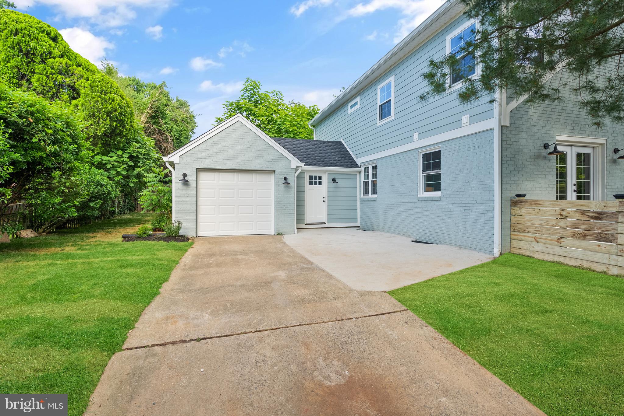 OVER LEE KNOLLS - Residential