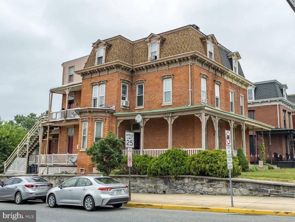 Photo of 301 Chestnut Street, COLUMBIA, PA 17512 (MLS # PALA2097830)