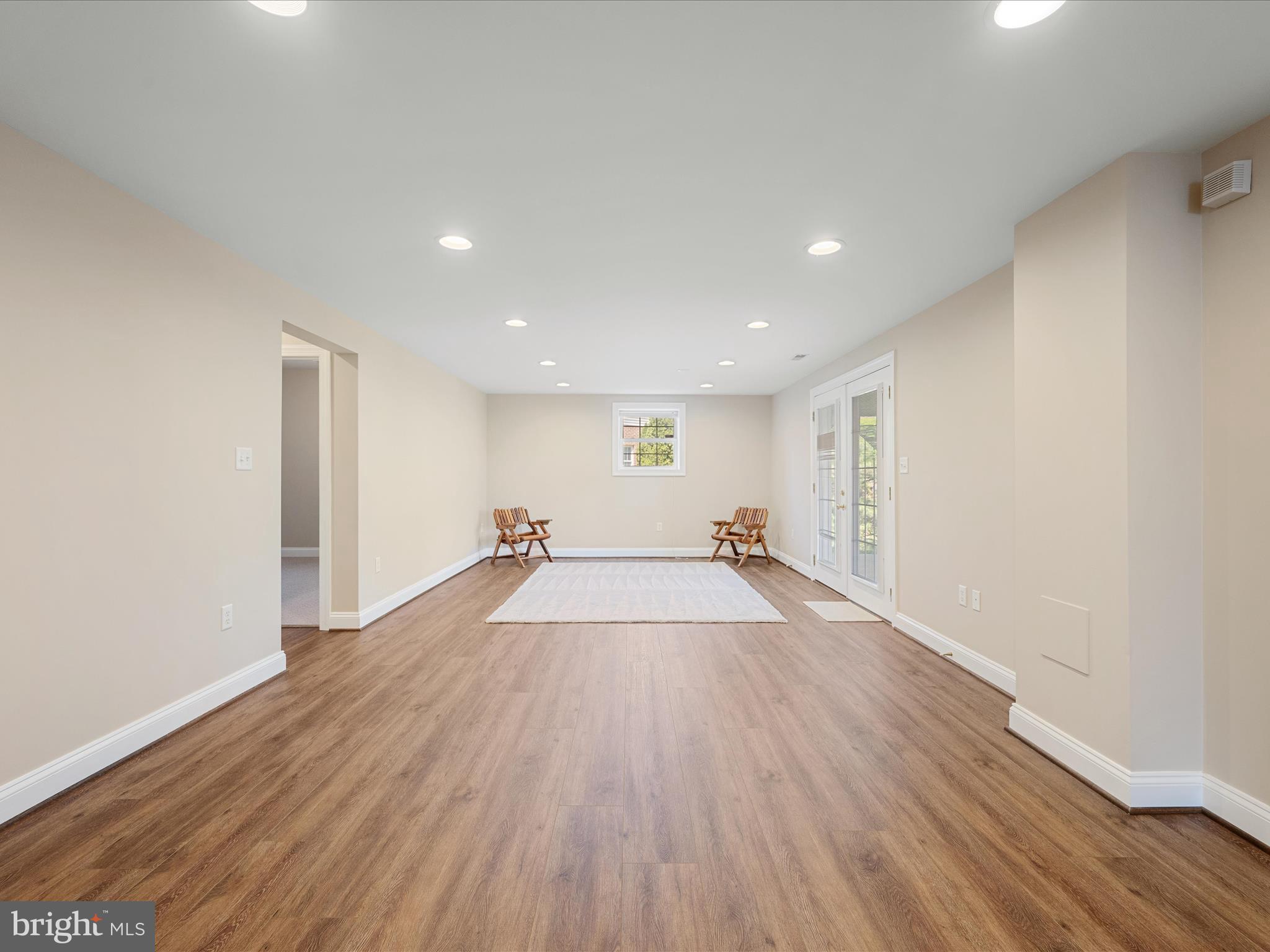 RAVEN POINTE - Residential