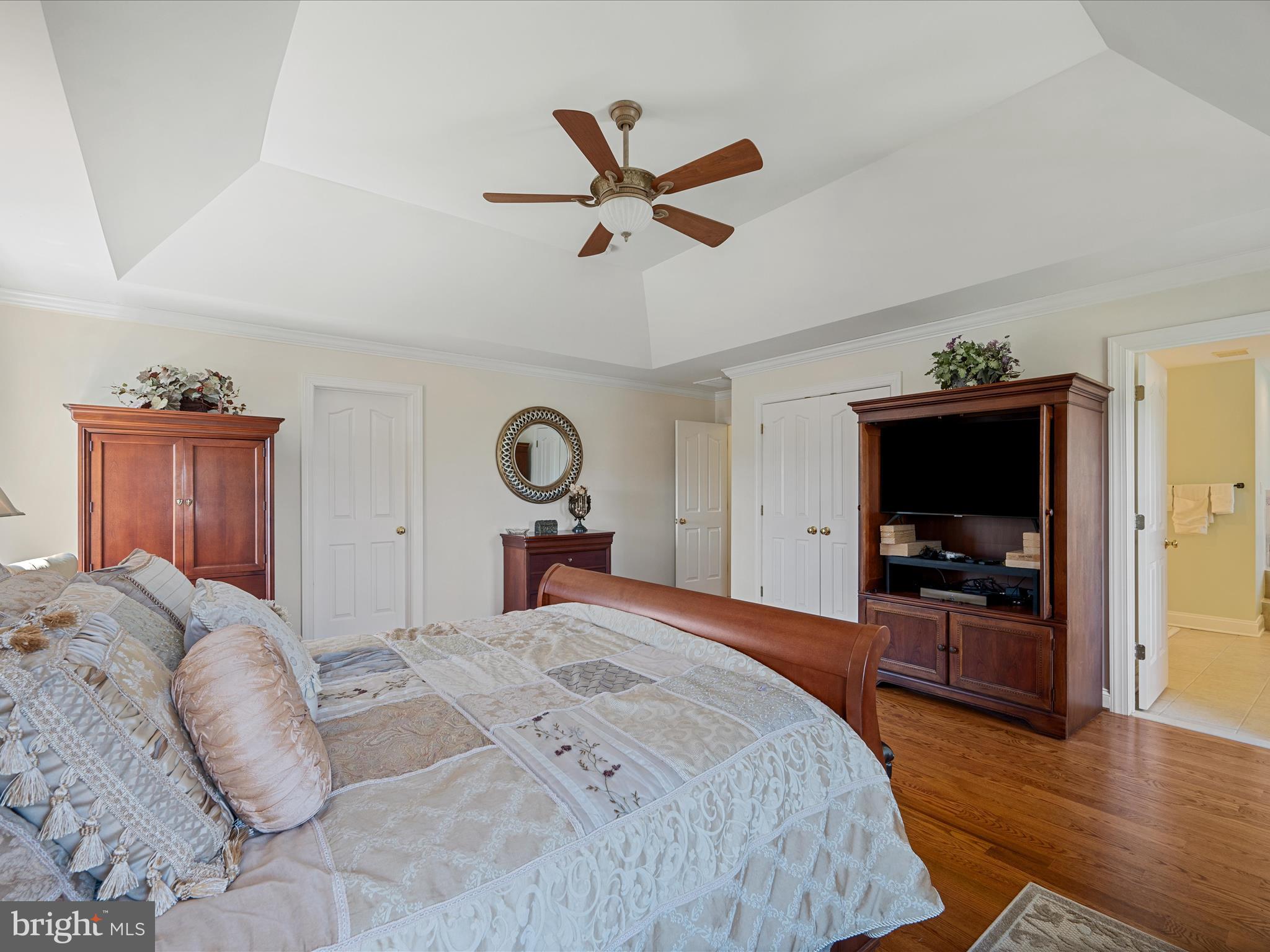 RAVEN POINTE - Residential