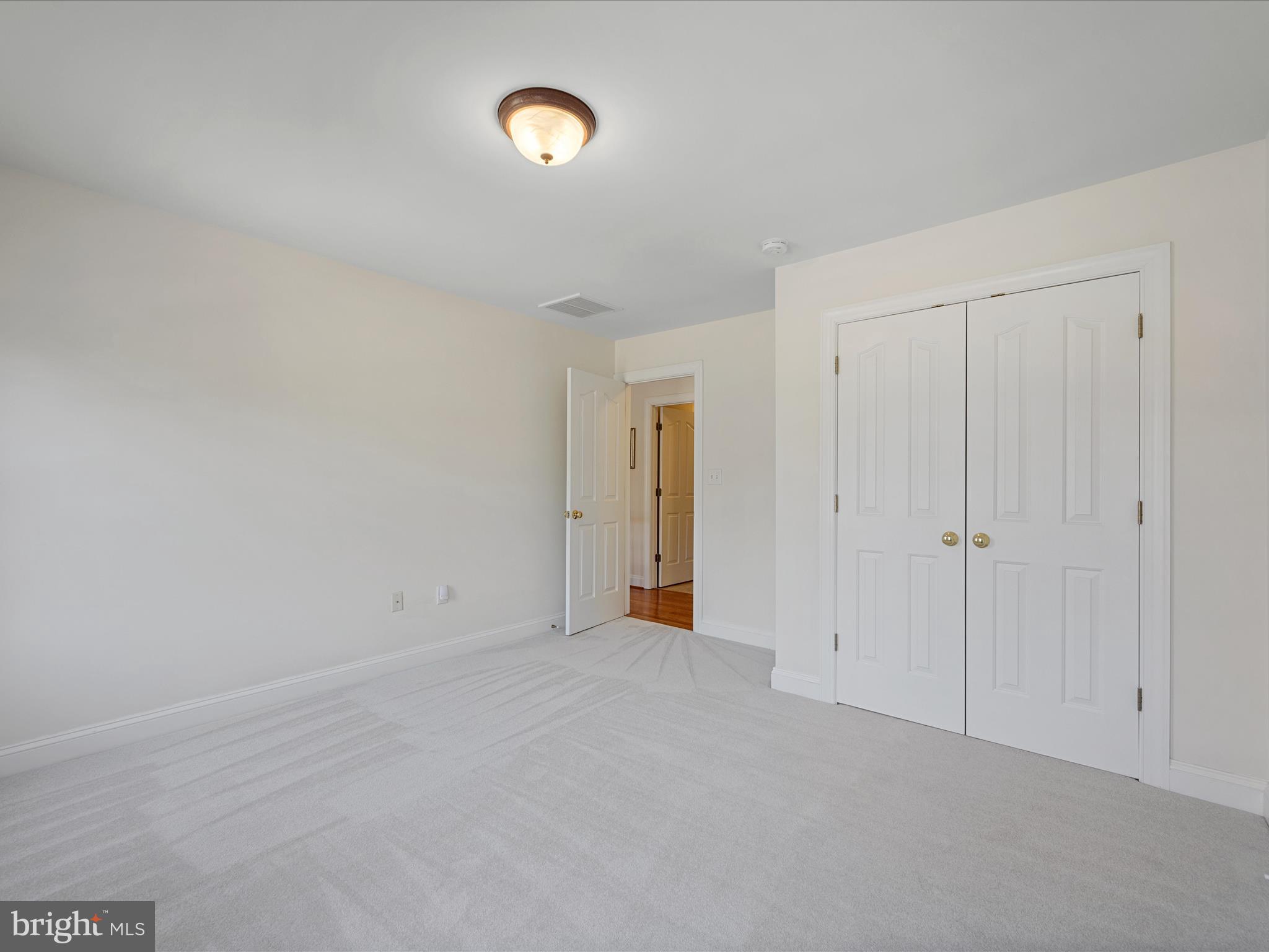 RAVEN POINTE - Residential