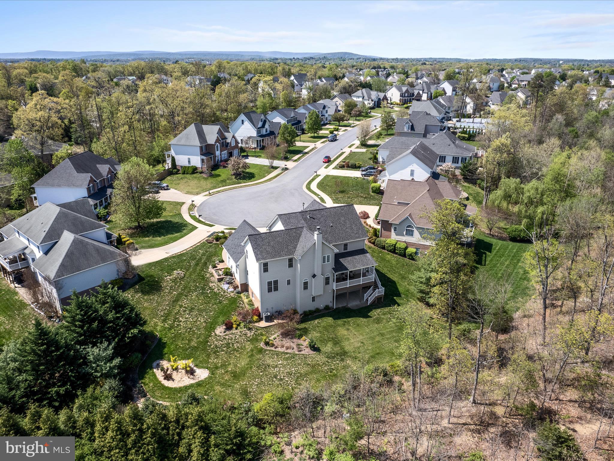 RAVEN POINTE - Residential