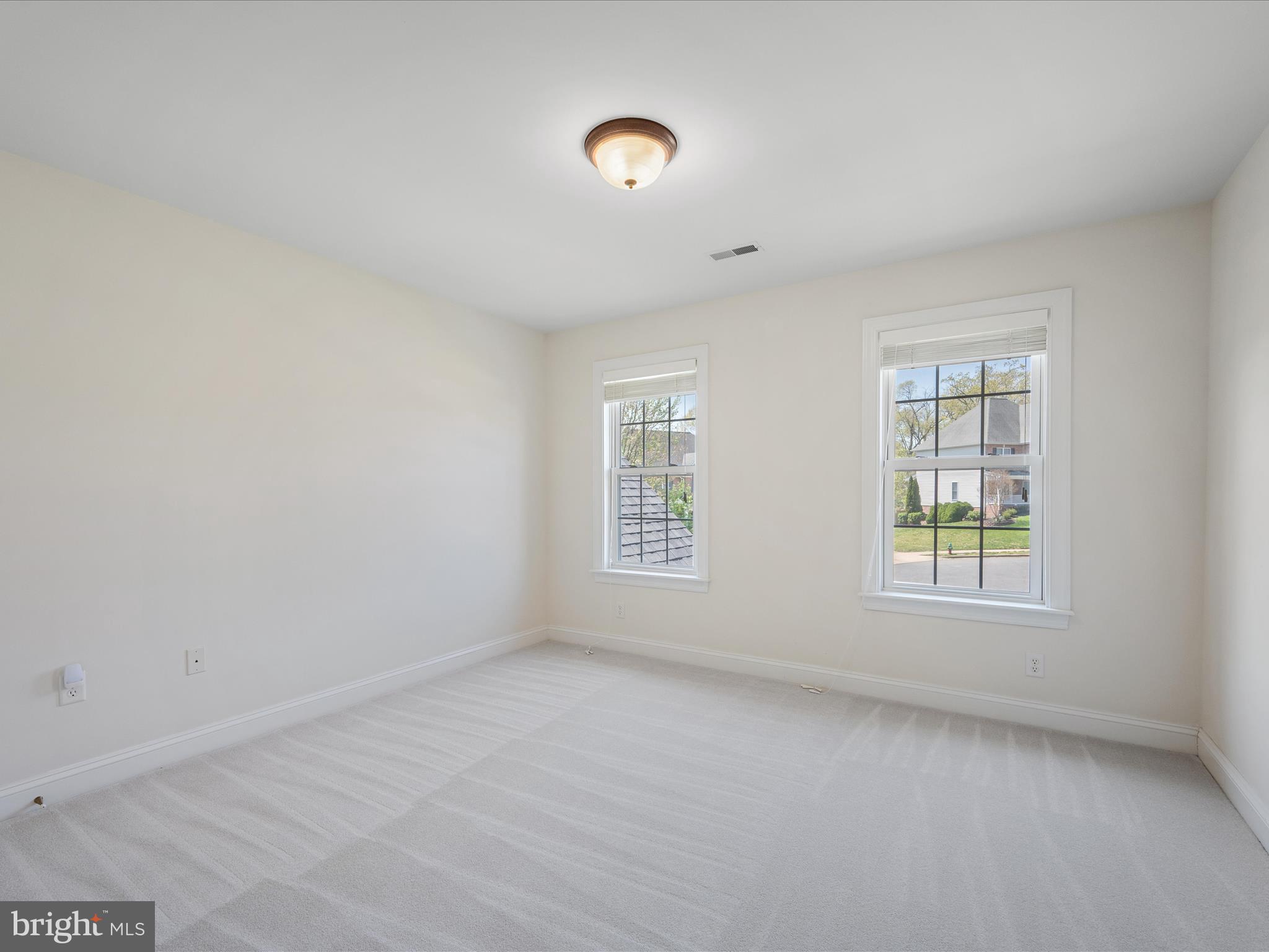 RAVEN POINTE - Residential