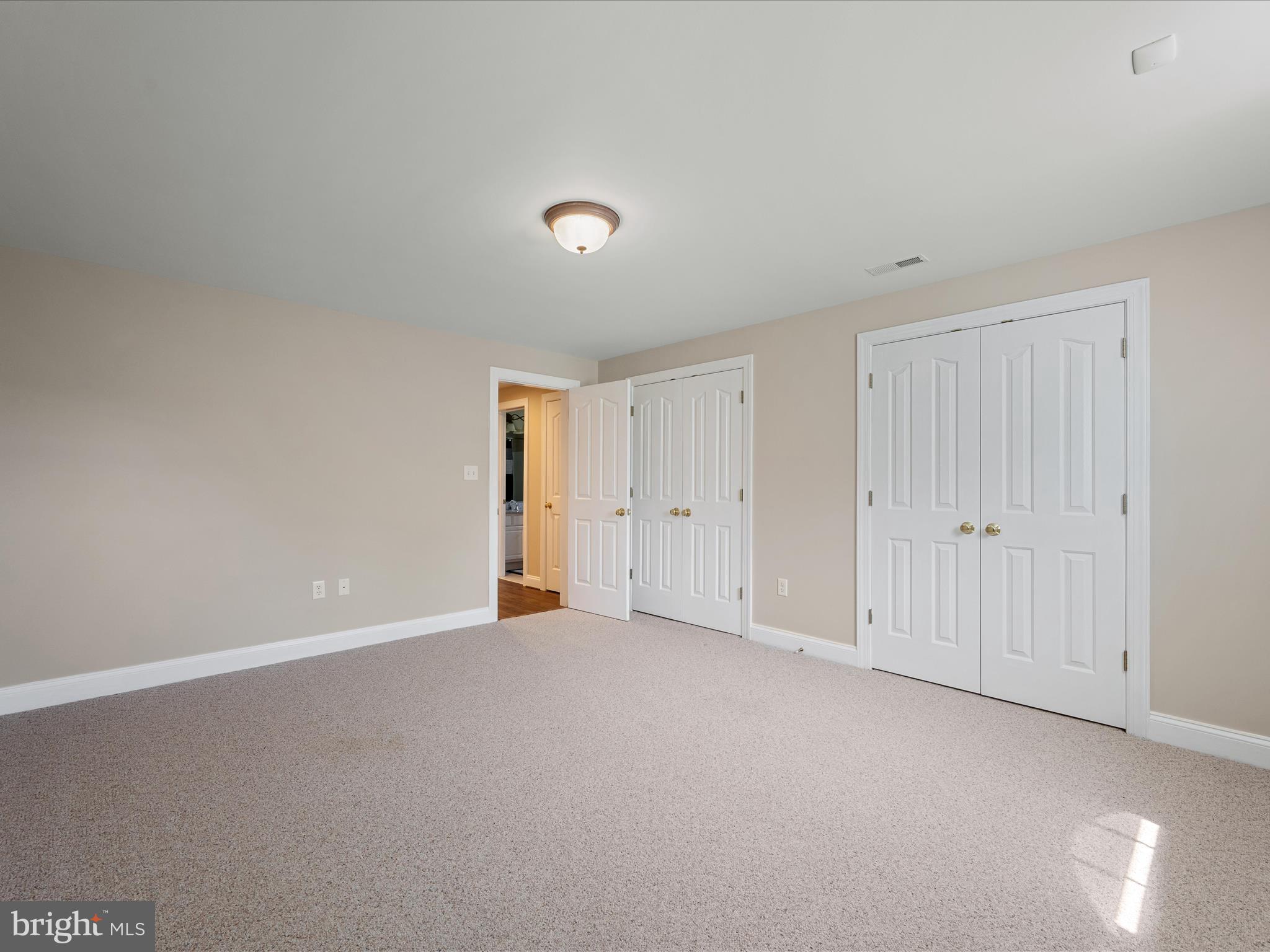 RAVEN POINTE - Residential