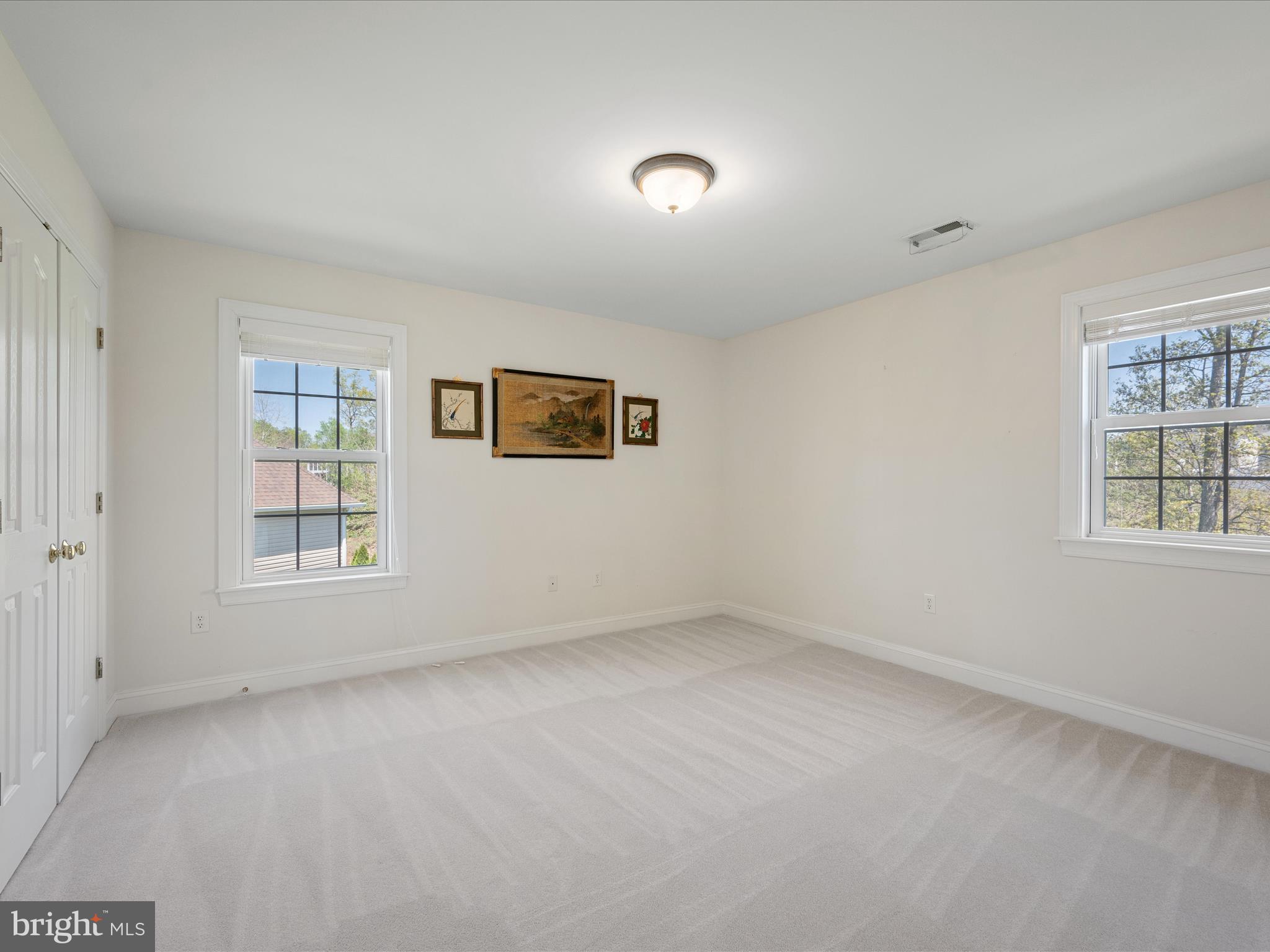 RAVEN POINTE - Residential