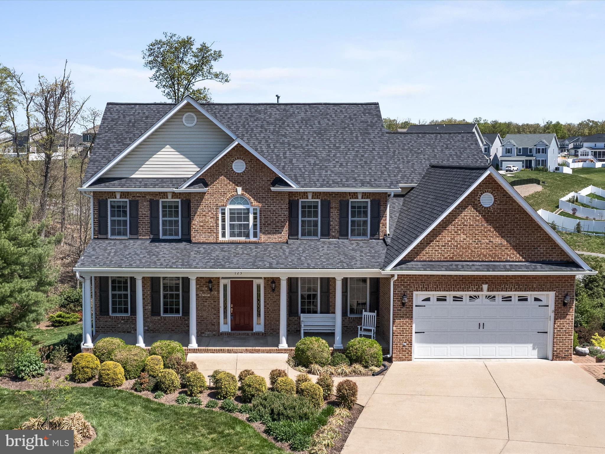 RAVEN POINTE - Residential