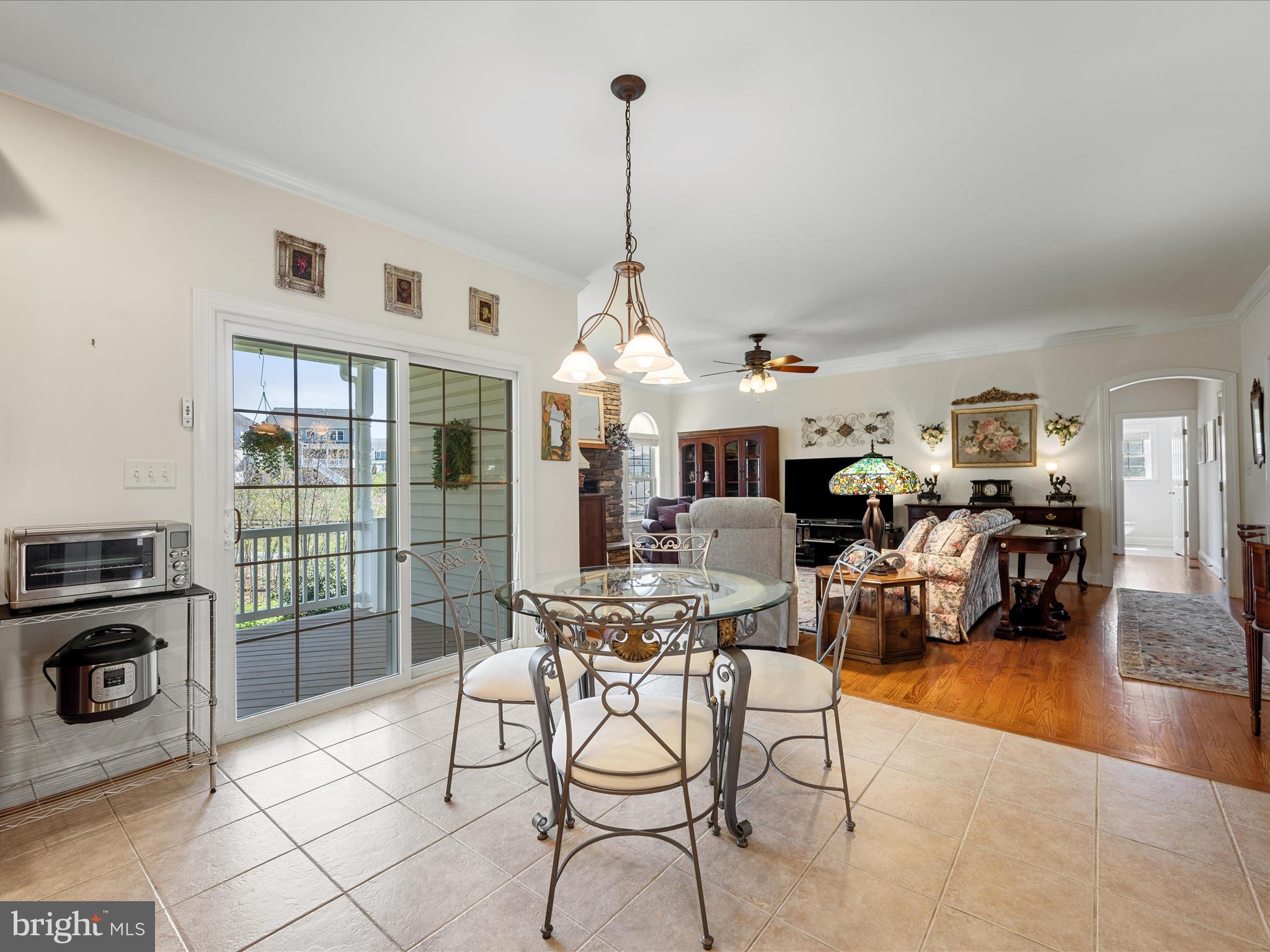 RAVEN POINTE - Residential