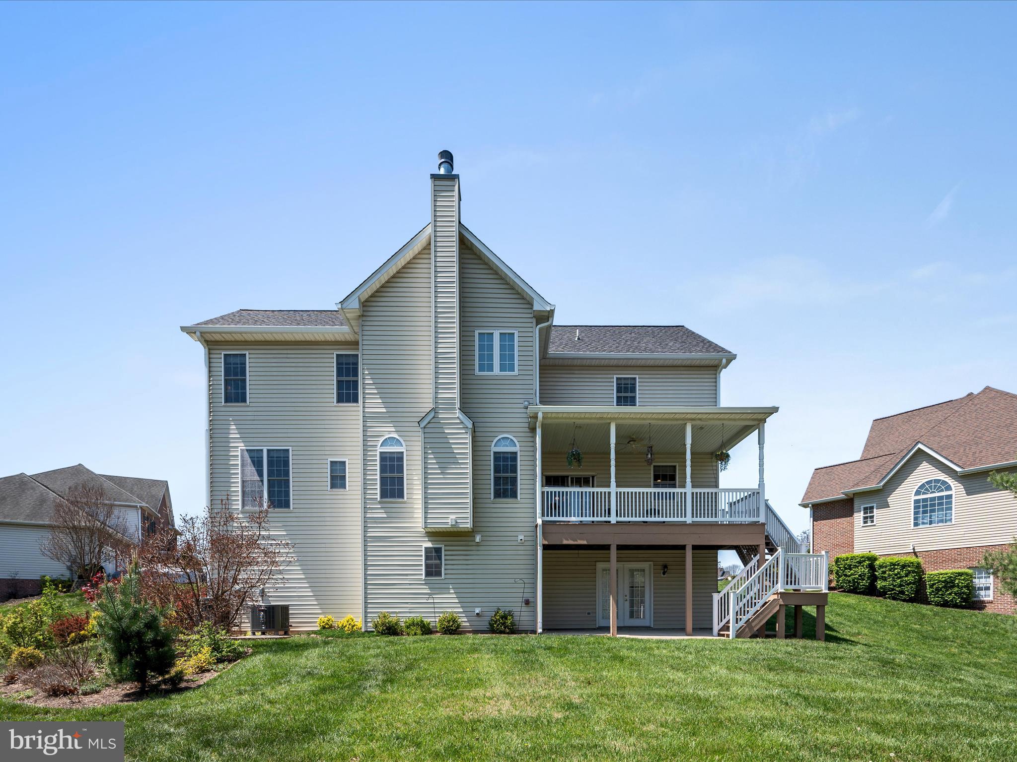 RAVEN POINTE - Residential