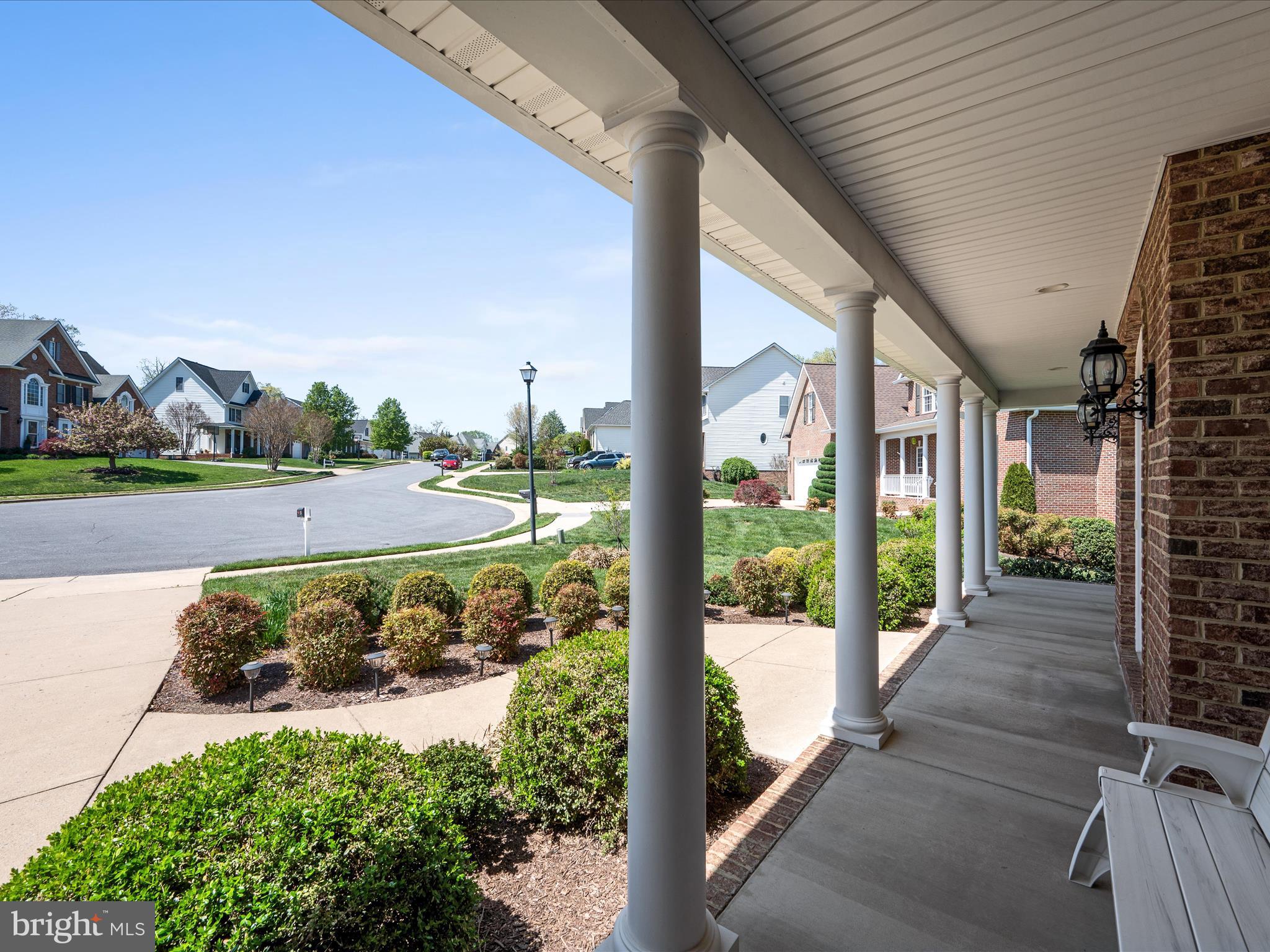 RAVEN POINTE - Residential