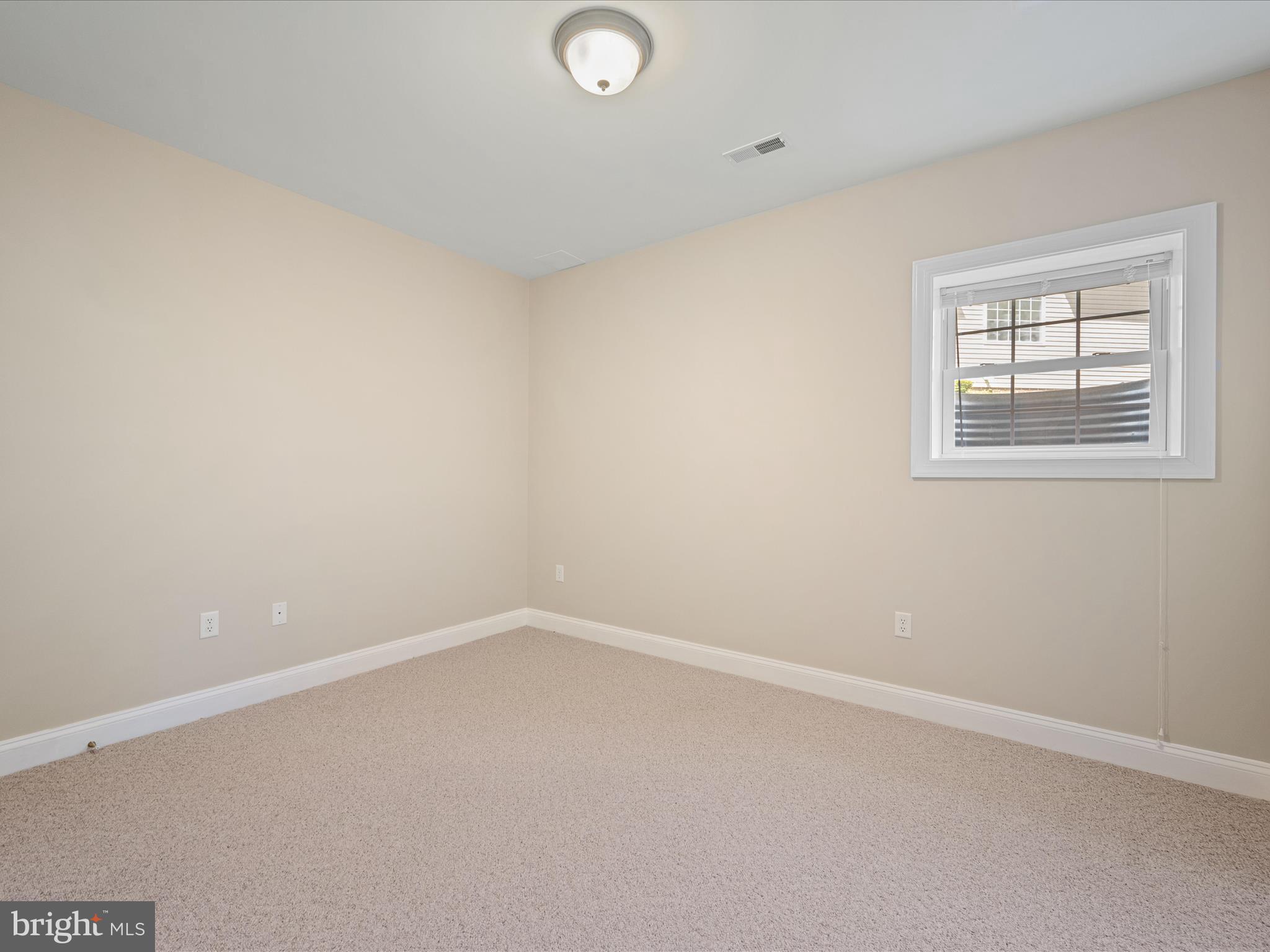 RAVEN POINTE - Residential