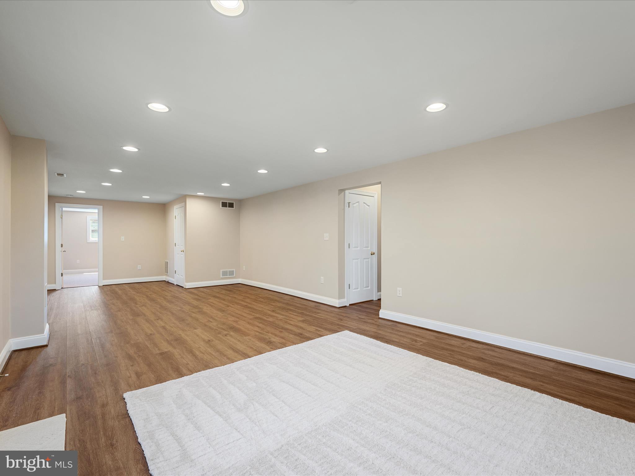 RAVEN POINTE - Residential