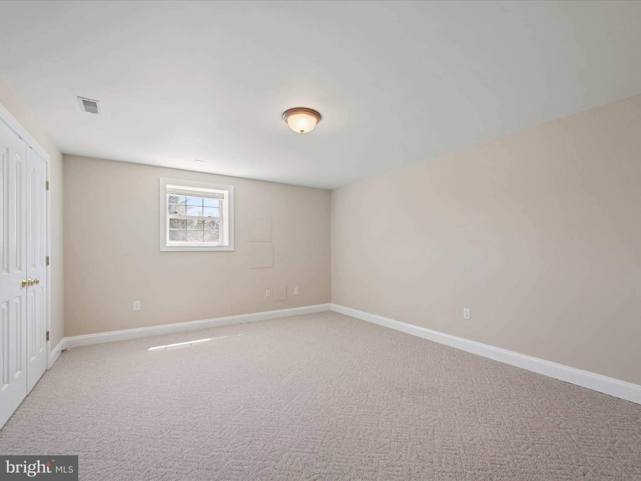 RAVEN POINTE - Residential