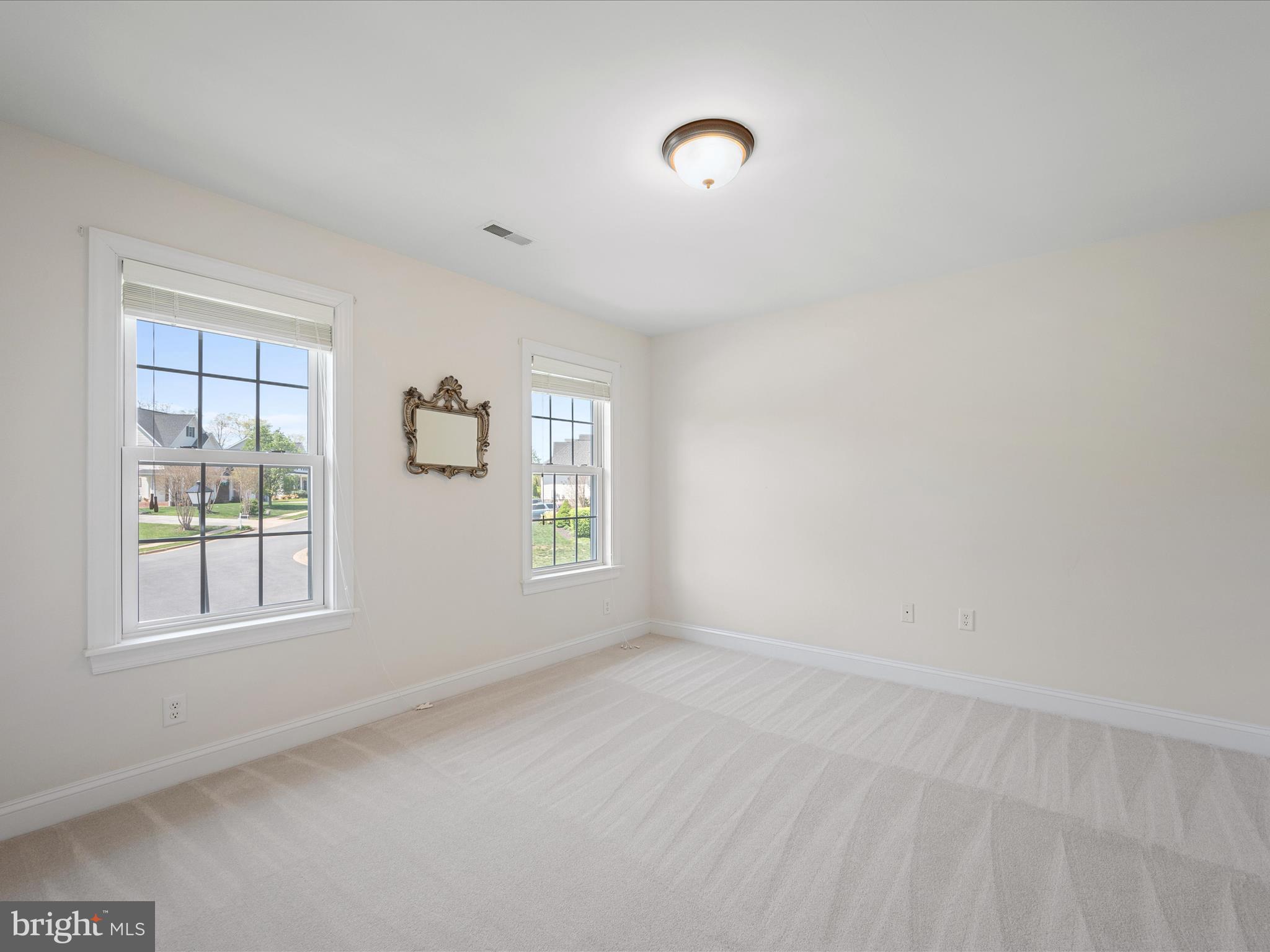 RAVEN POINTE - Residential