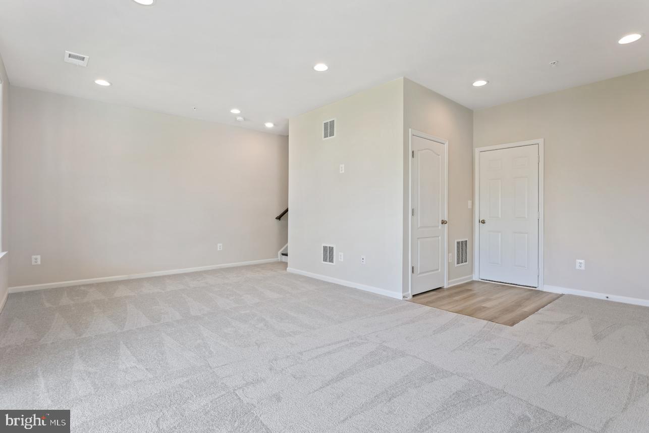 LAUREL OVERLOOK - Residential