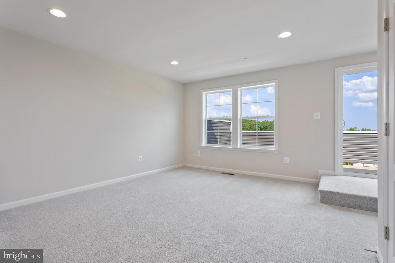 LAUREL OVERLOOK - Residential