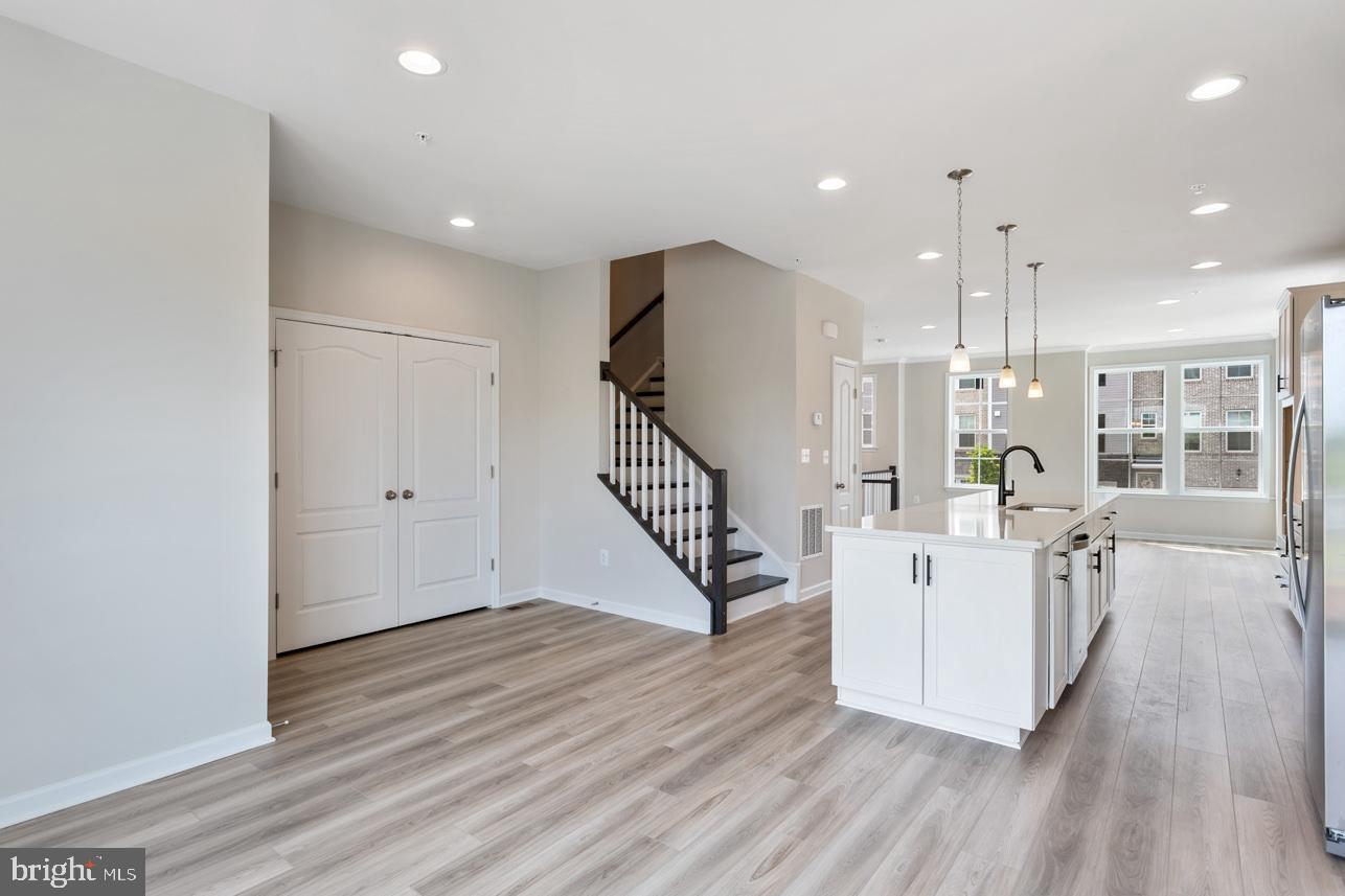 LAUREL OVERLOOK - Residential