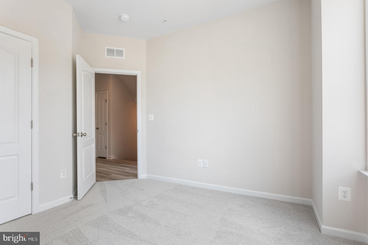 LAUREL OVERLOOK - Residential