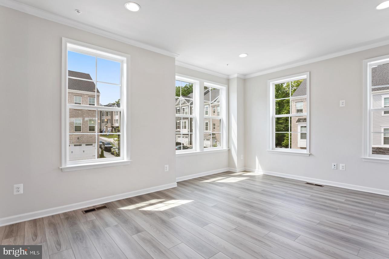 LAUREL OVERLOOK - Residential