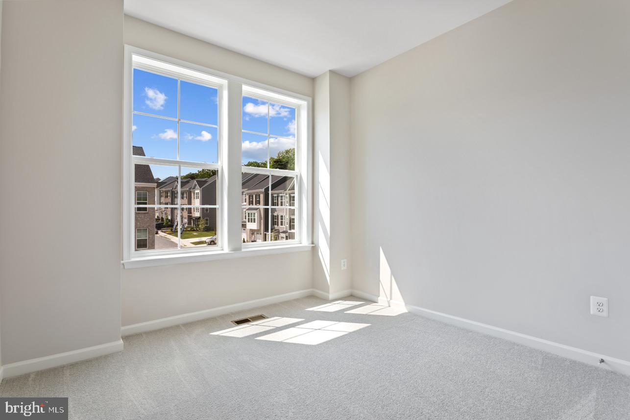 LAUREL OVERLOOK - Residential