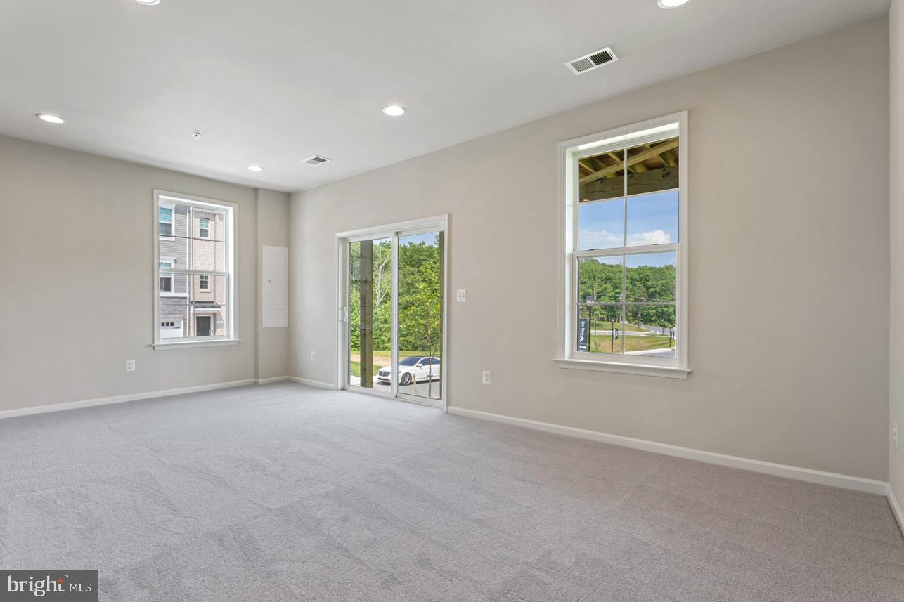 LAUREL OVERLOOK - Residential